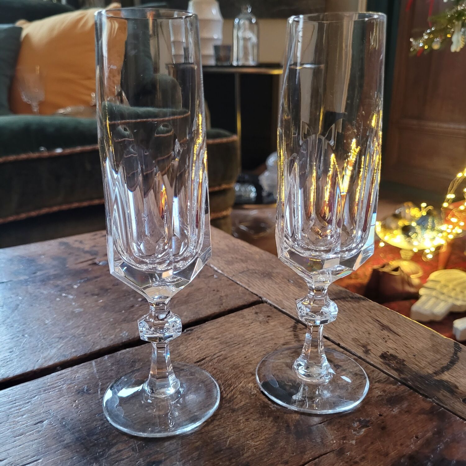 Two thick crystal flutes in the Baccarat style. 1960s. Two flutes in thick crystal.