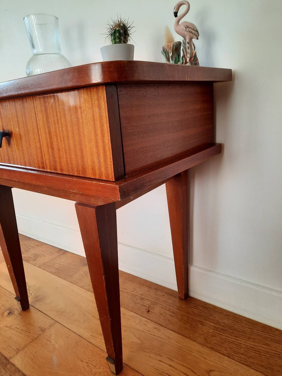 Petit meuble-chevet vintage pieds compas