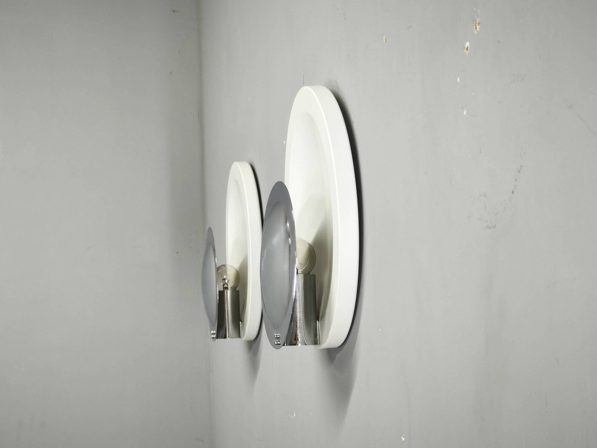 Pair of Italian Space Age Chrome and White Wall Lights, 1970s