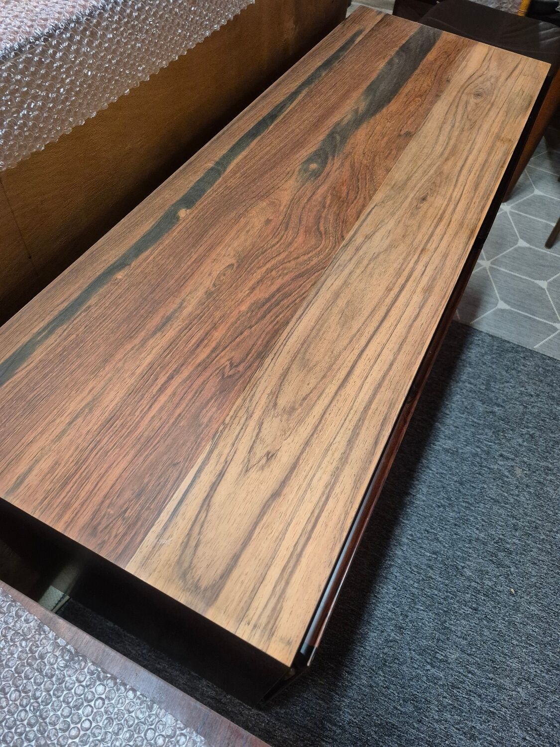 Omann Jun buffet in rosewood