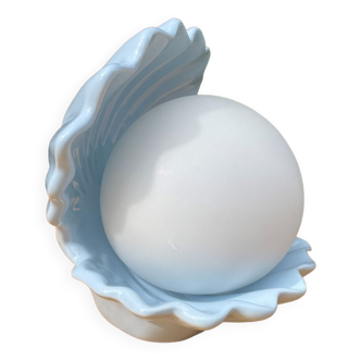 Vintage shell lamp