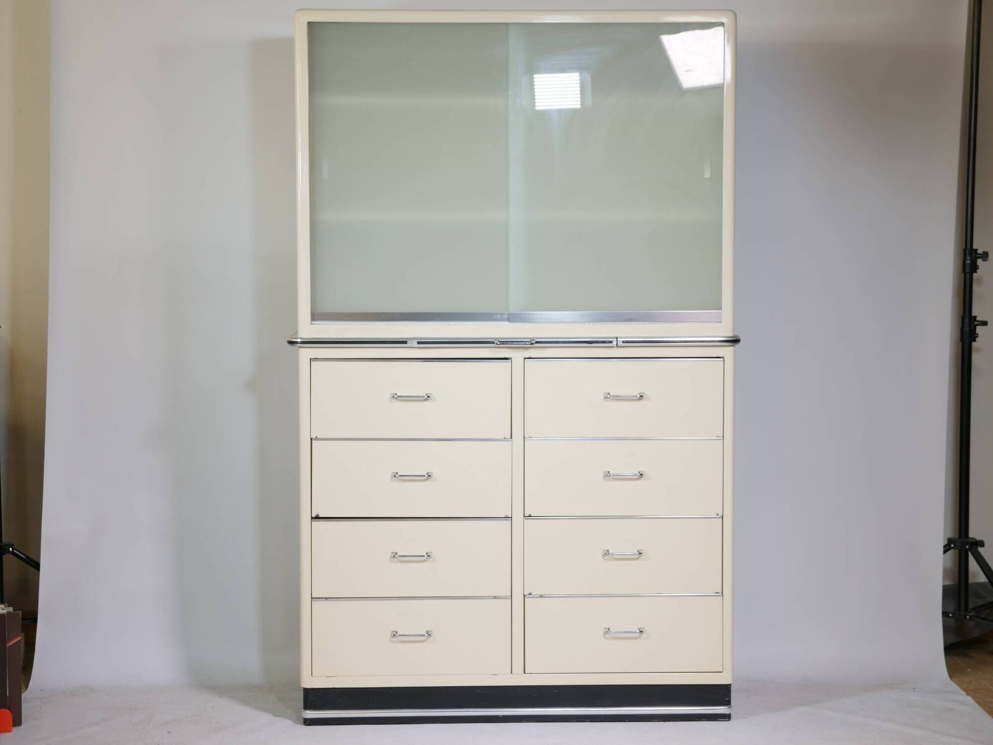 Metal cabinet, cupboard, medical cabinet, Baisch, 1960s vintage, drawers