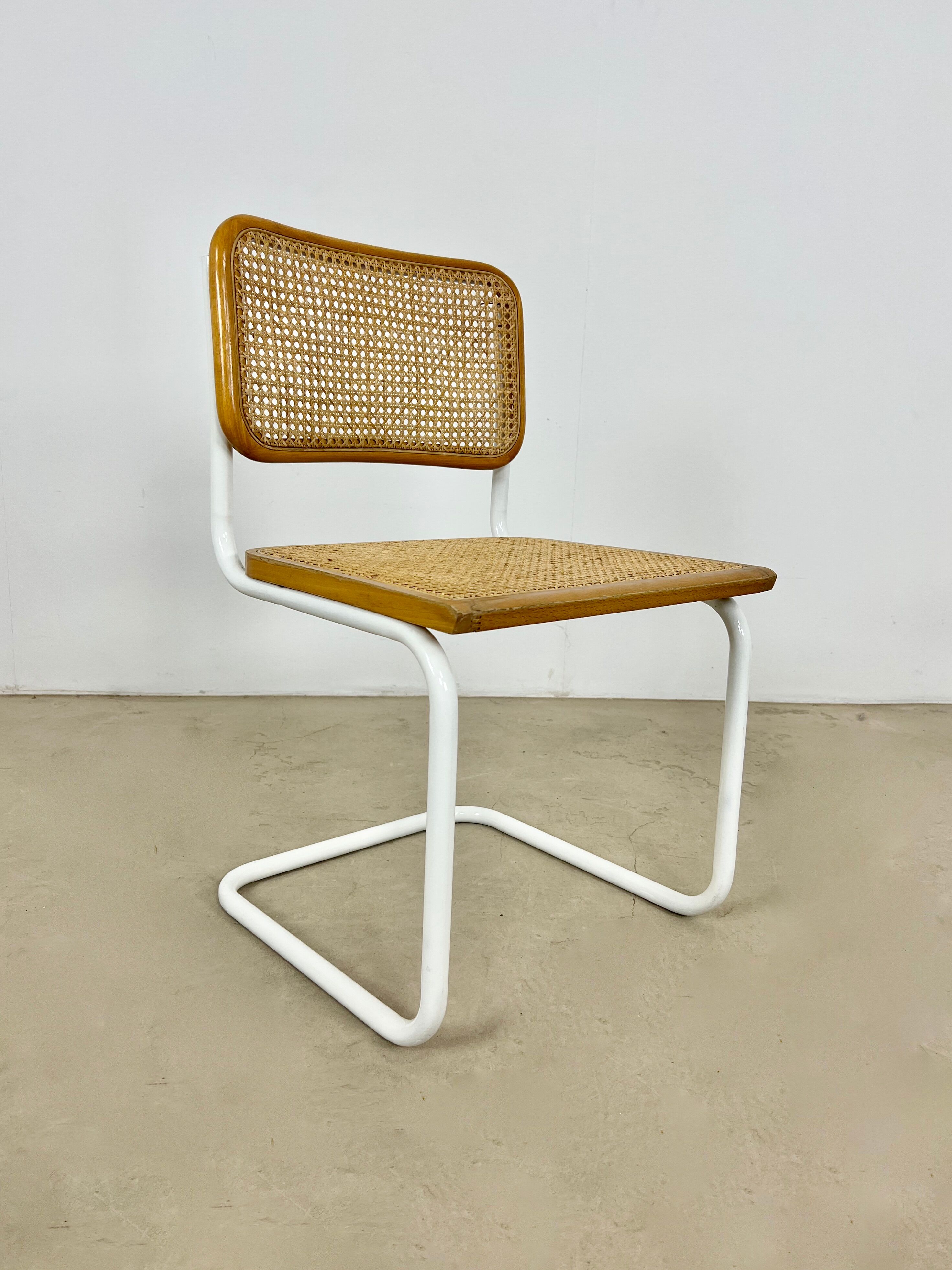 Dinning chairs B32 By Marcel Breuer