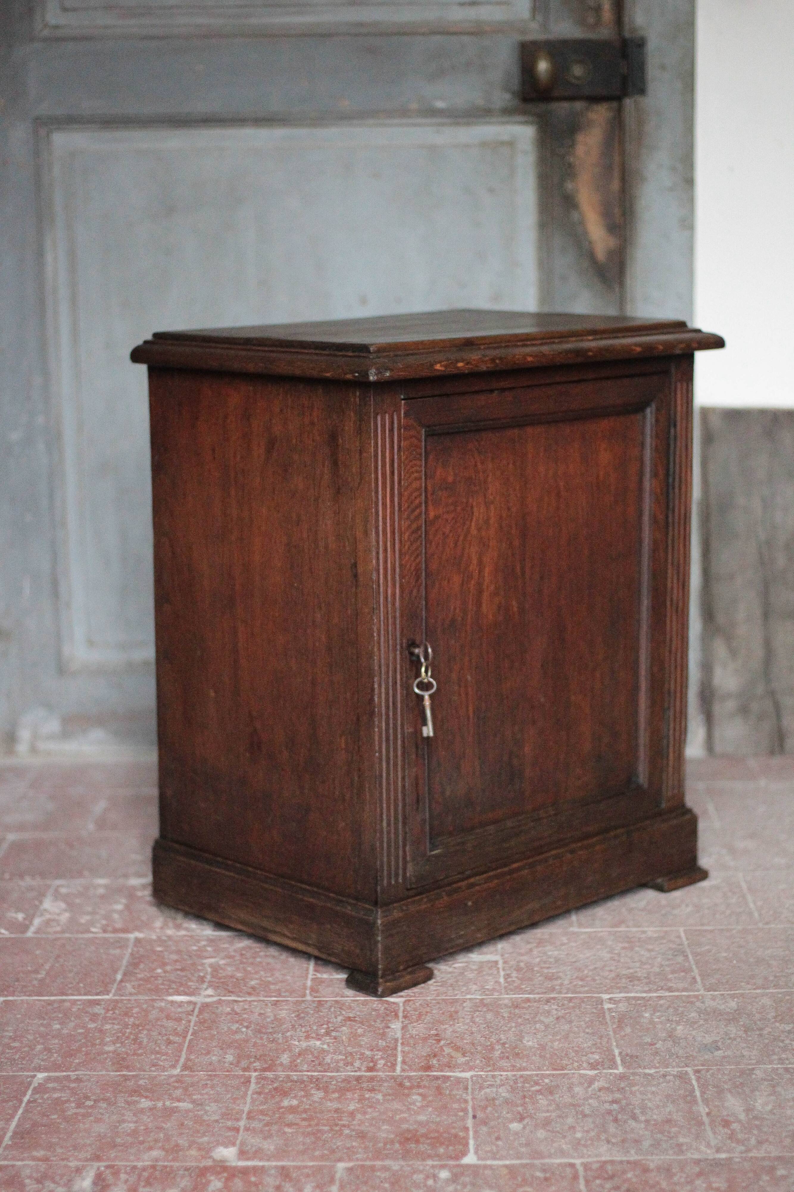 Wooden cabinet with 1 door, jam cabinet, storage unit.