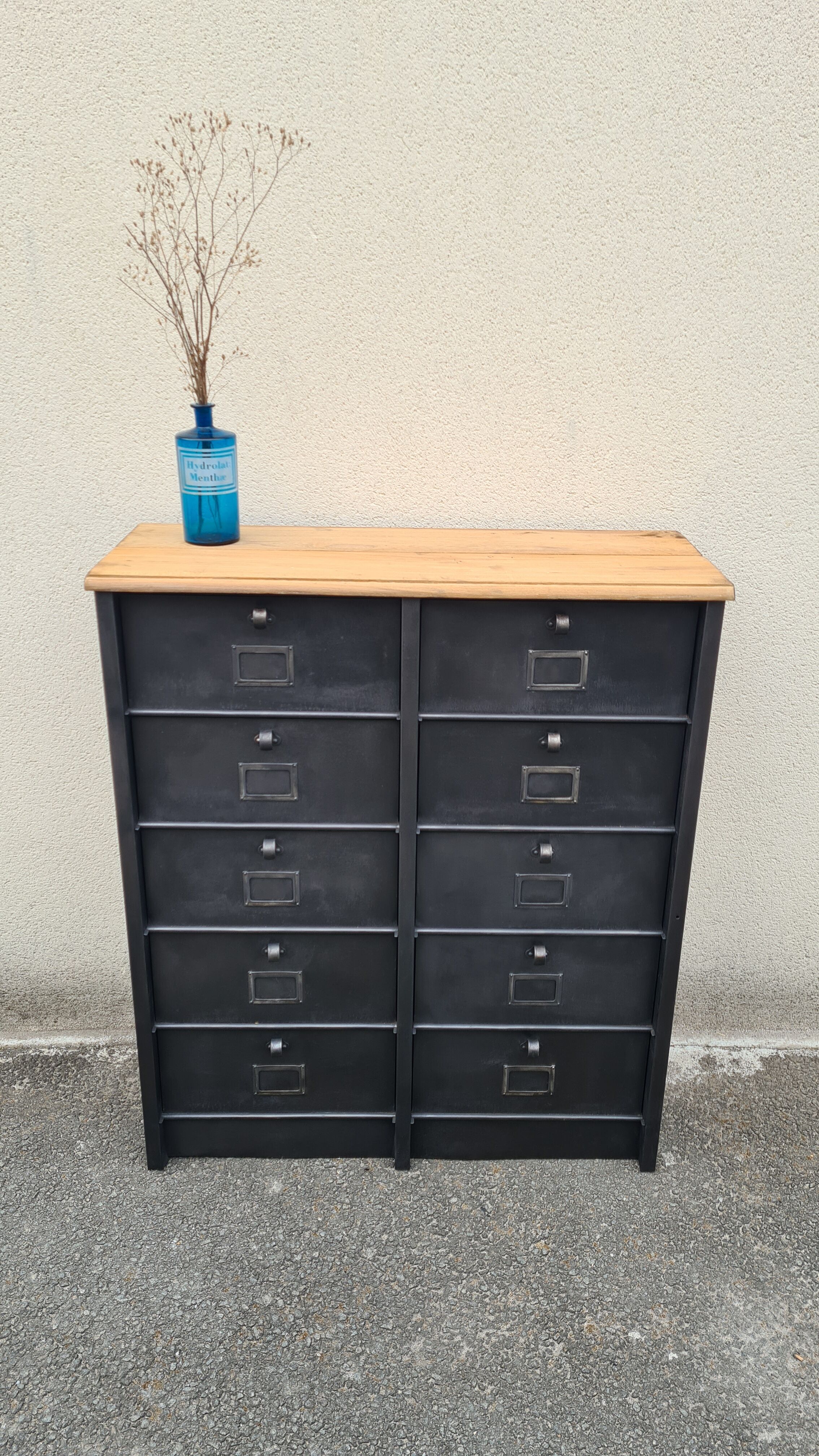 Strafor valve cabinet