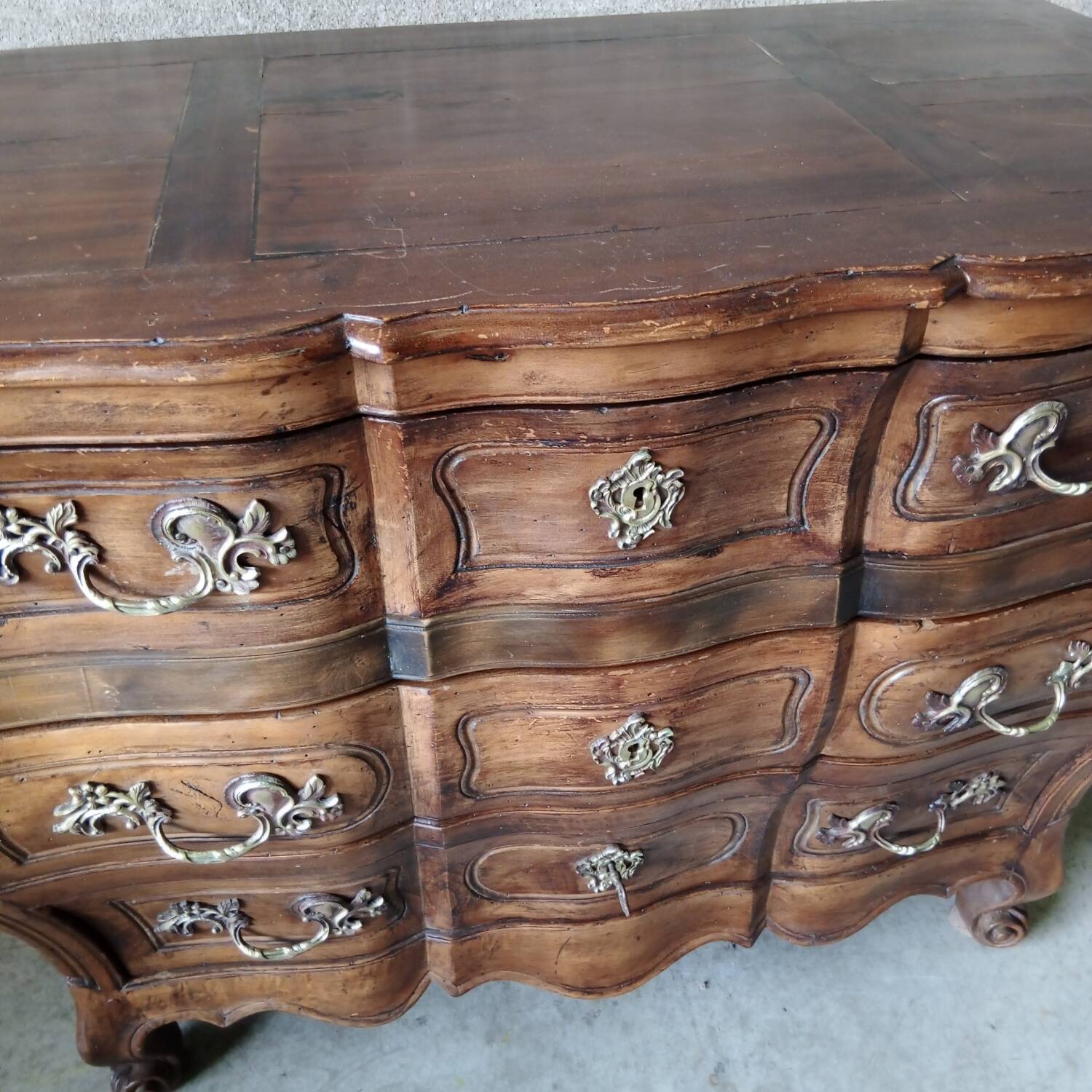 Commode tombeau bordelaise Louis XV