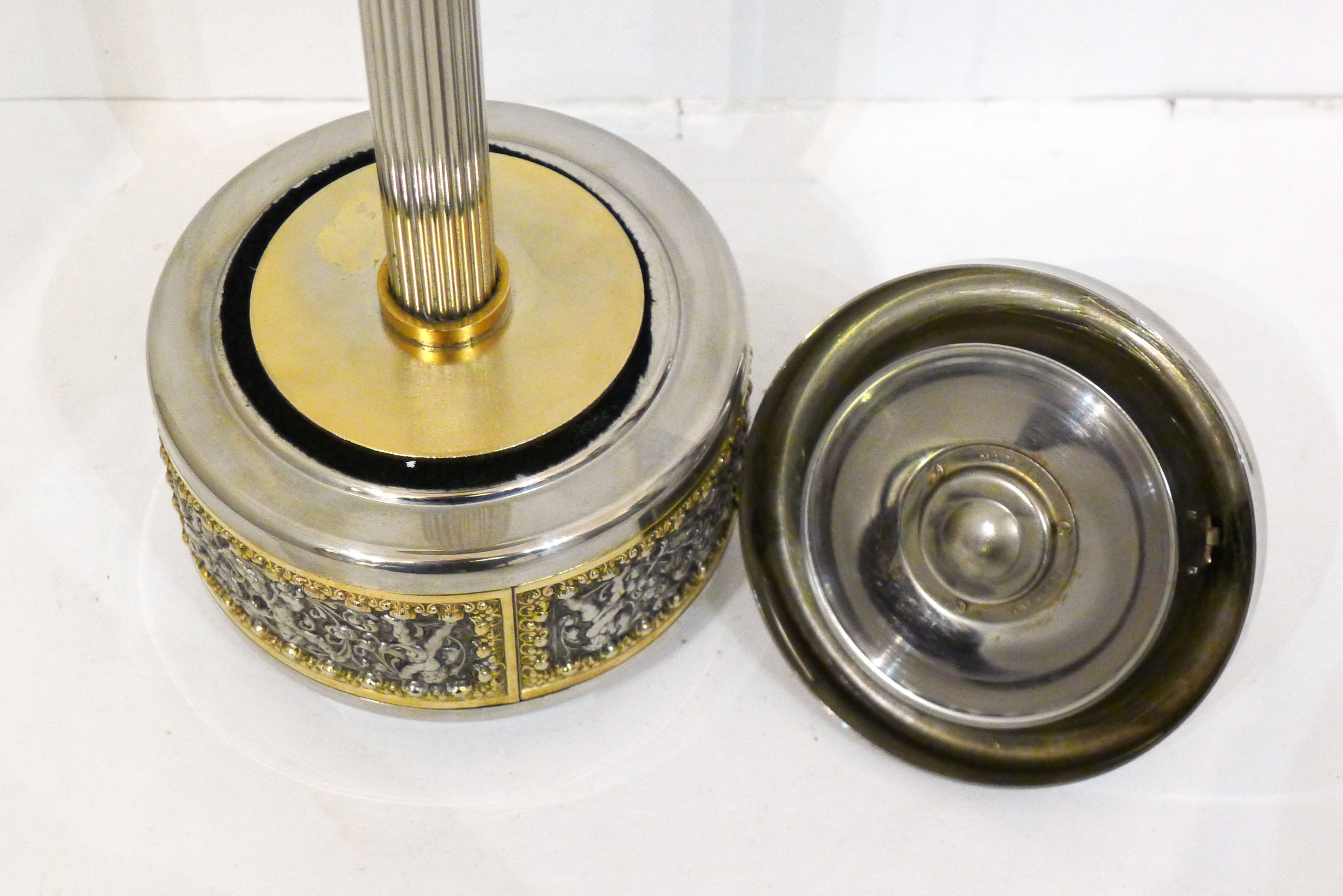 "Roulette ashtray Germany" bas-relief décor