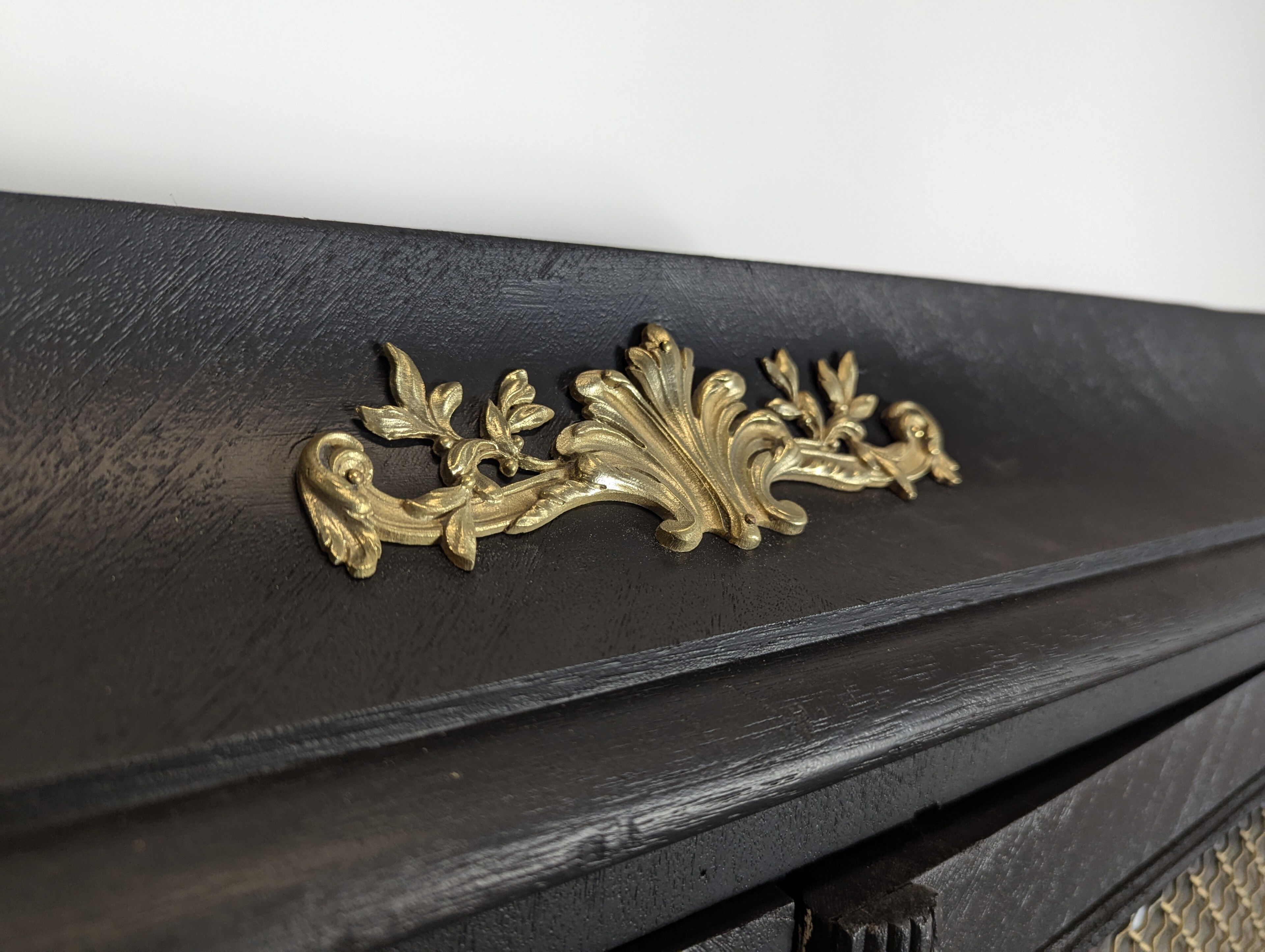 Blackened wooden bookcase display case from the Napoleon III period