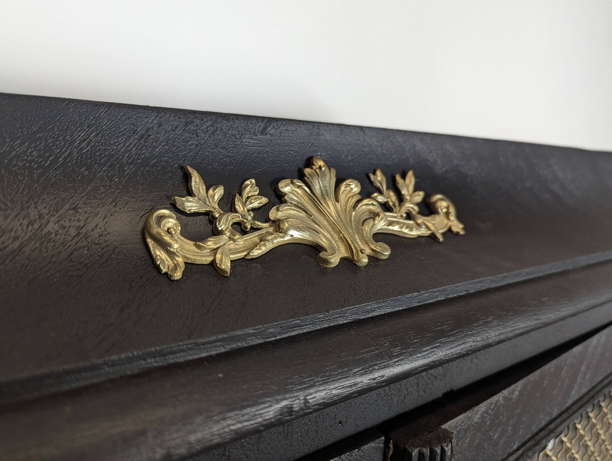 Bibliothèque vitrée en bois noirci époque Napoléon III