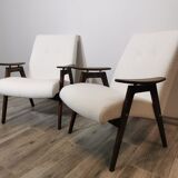Paire de fauteuils par Jaroslav Smidek restaurés