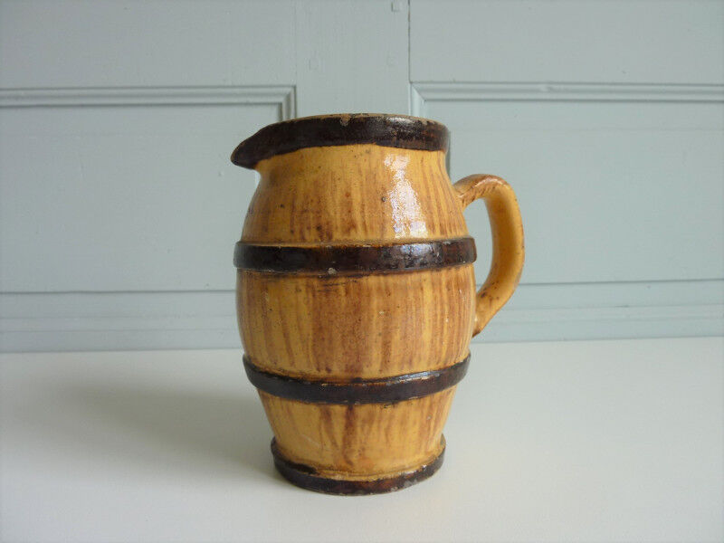 Water pitcher trompe l'oeil barrel