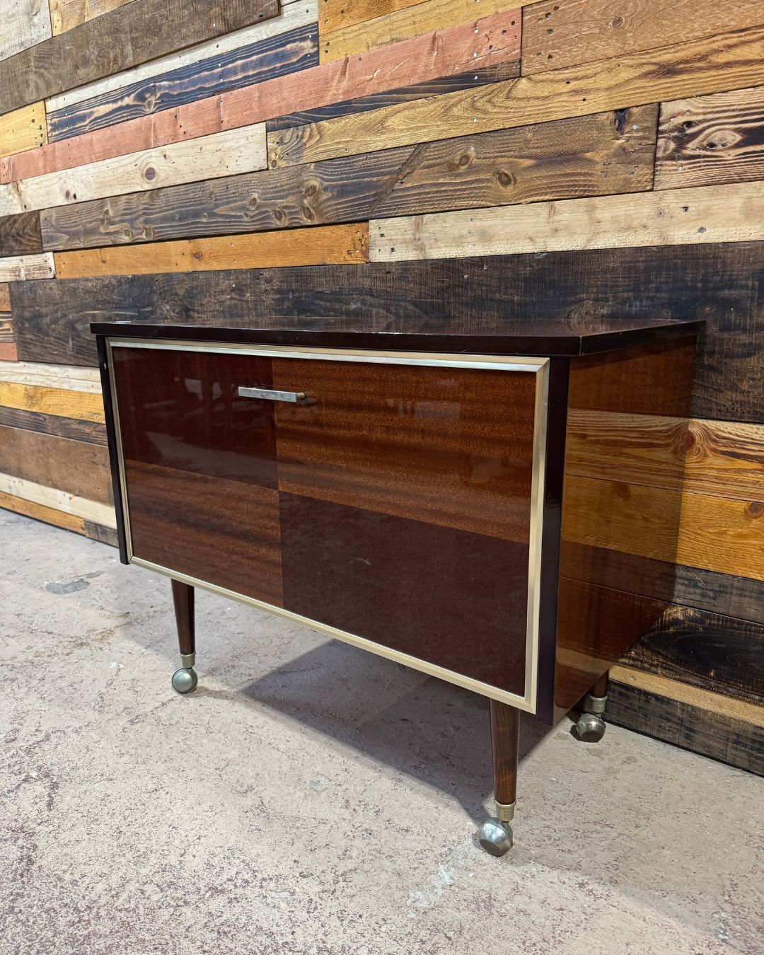 Petit meuble bar vintage