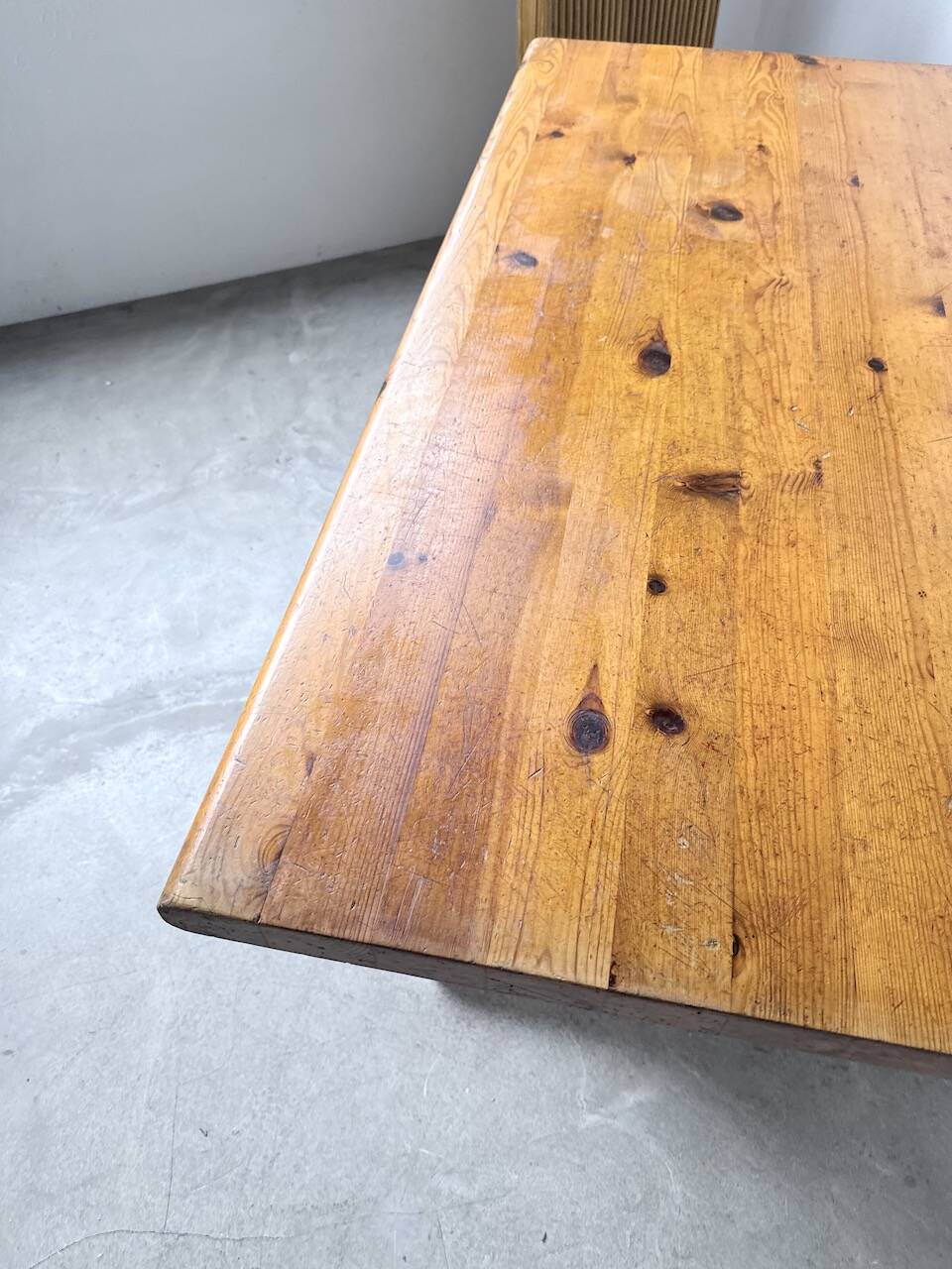 Mountain furniture table made of solid pine