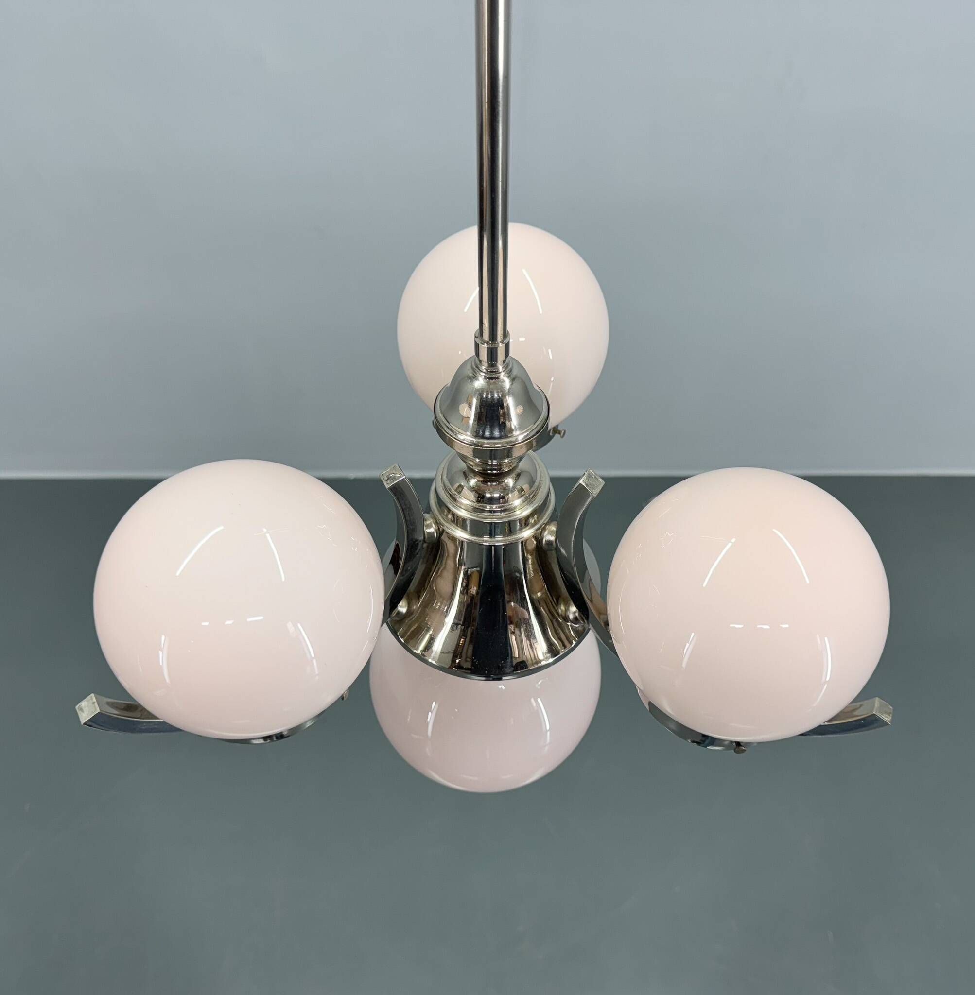 Lustre Art Déco en chrome et verre rose, années 1930