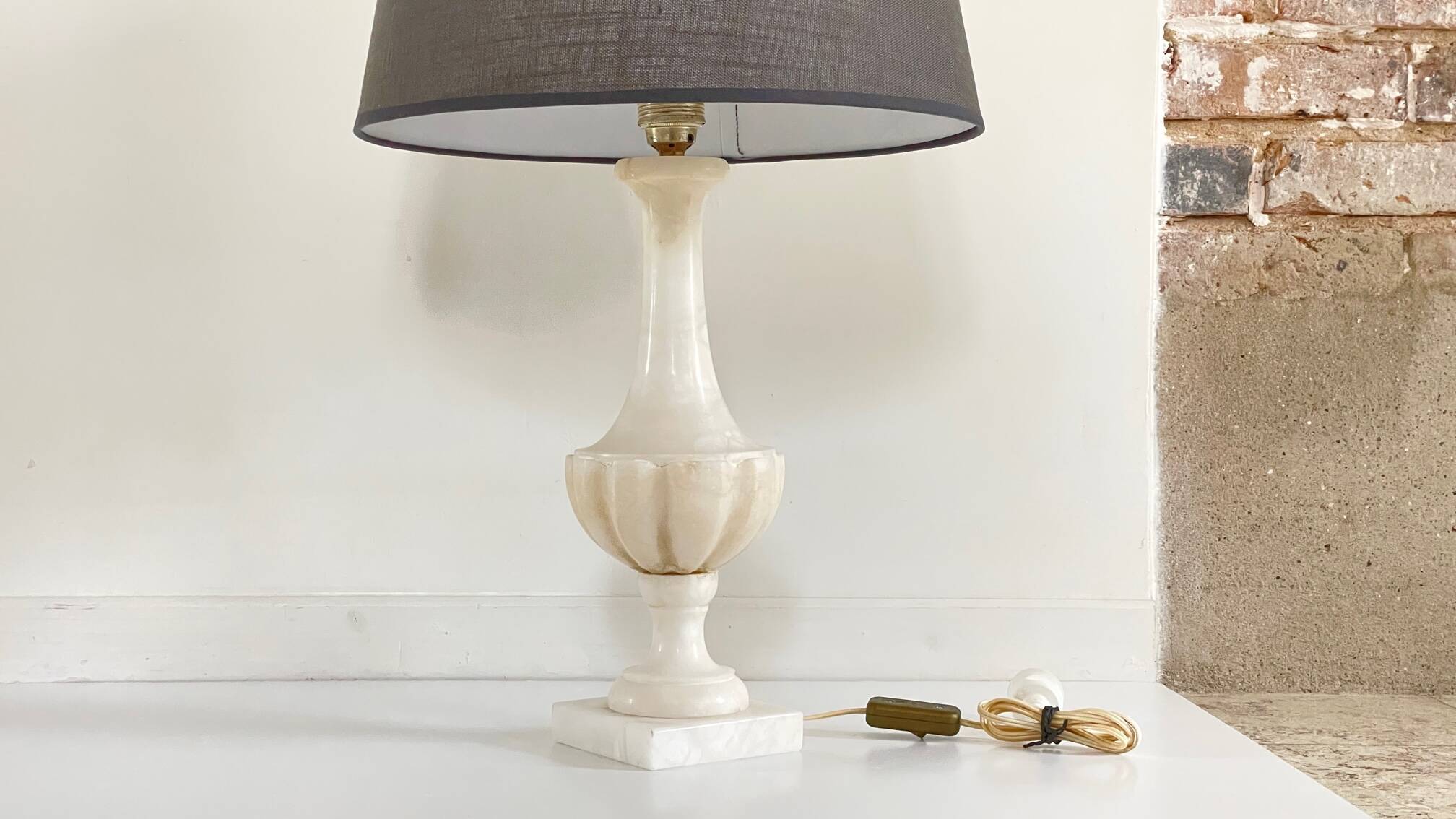 ALABASTER Stone LAMP Vintage MEDICIS Shape