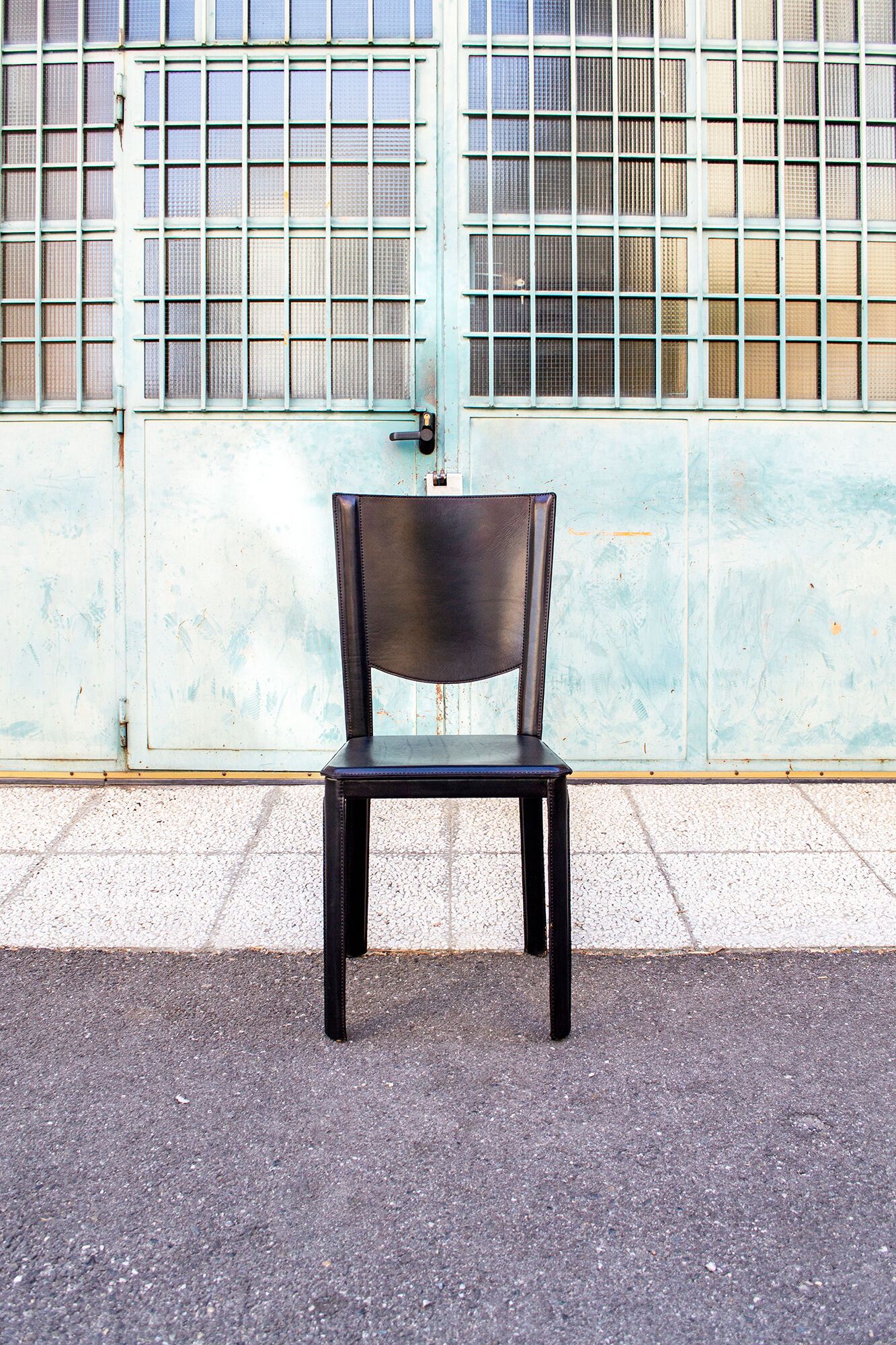 Black leather chairs by Enrico Pellizzoni, 1970s,
