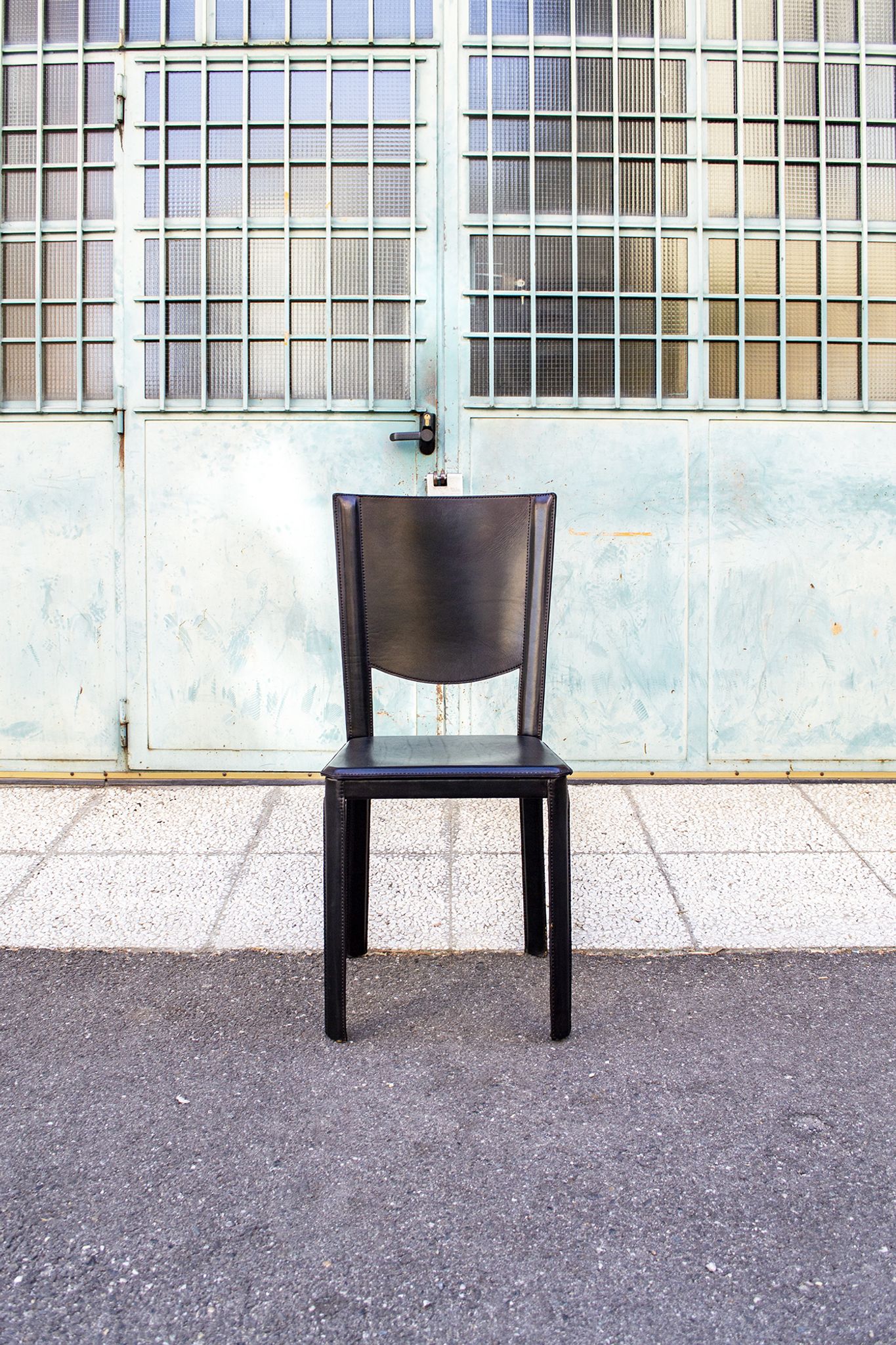Black leather chairs by Enrico Pellizzoni, 1970s,