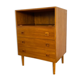 Scandinavian dresser