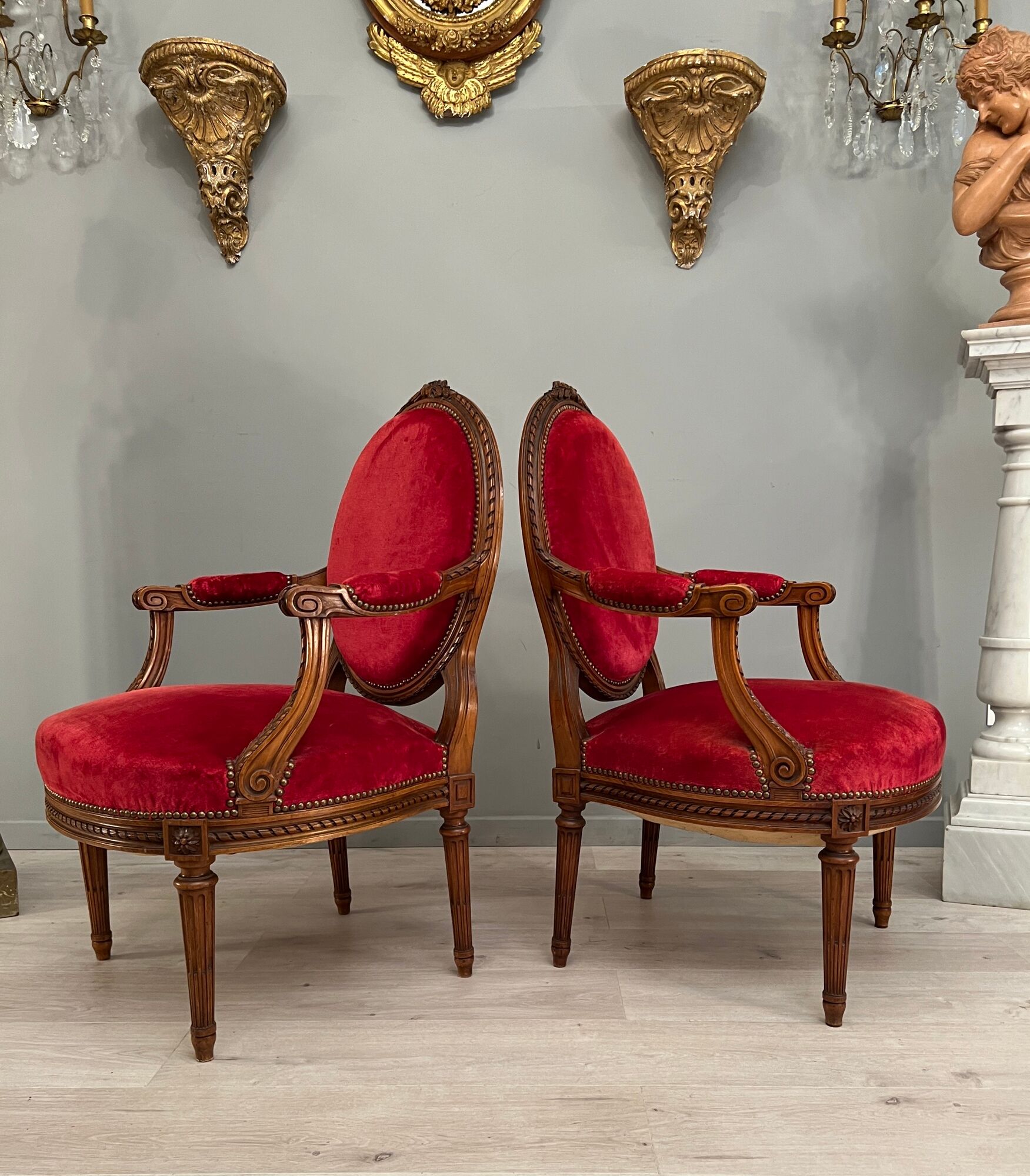 Paire de fauteuils de style Louis XVI époque fin XIXeme