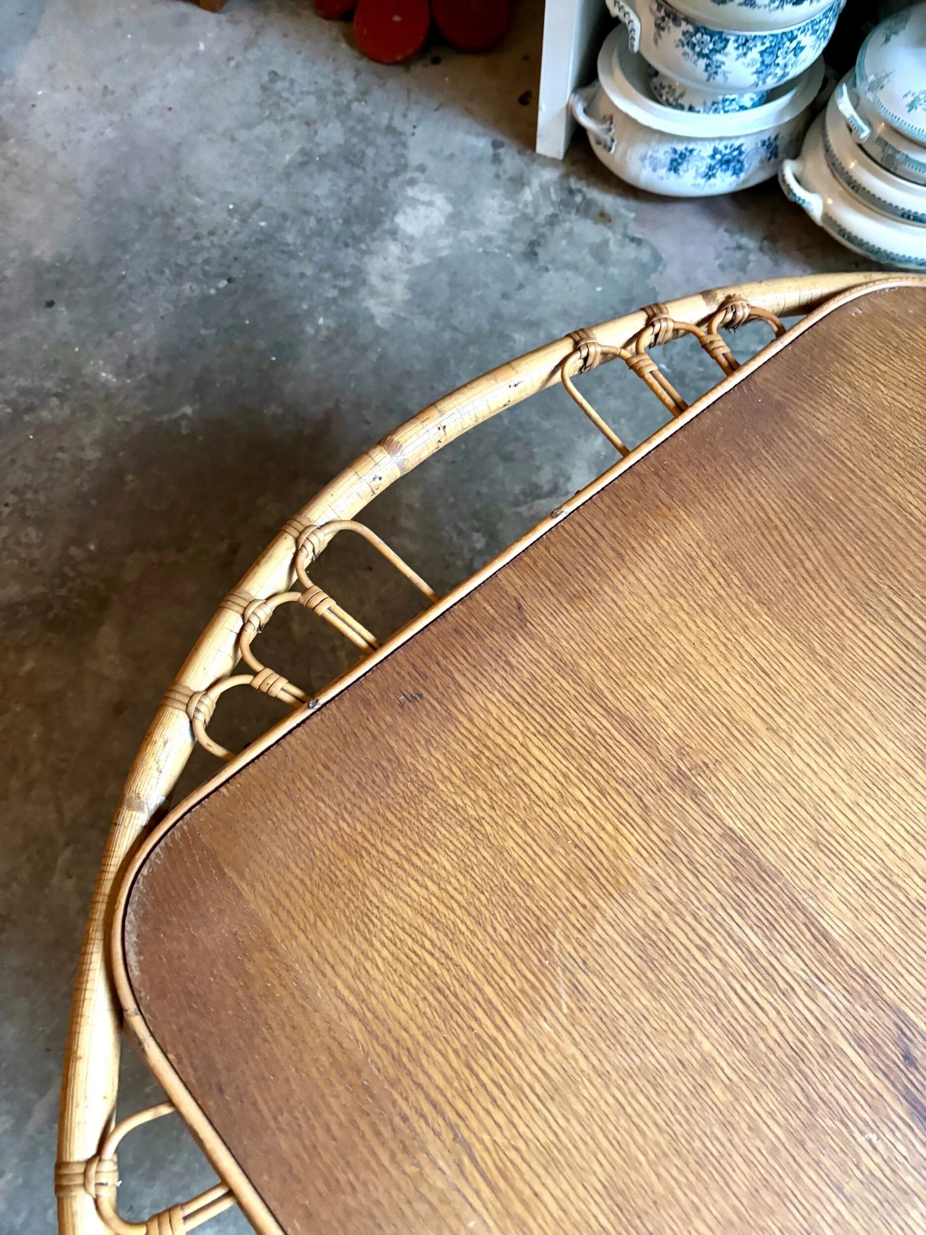 Wood and rattan coffee table, 1960s ⌀ 85 cm
