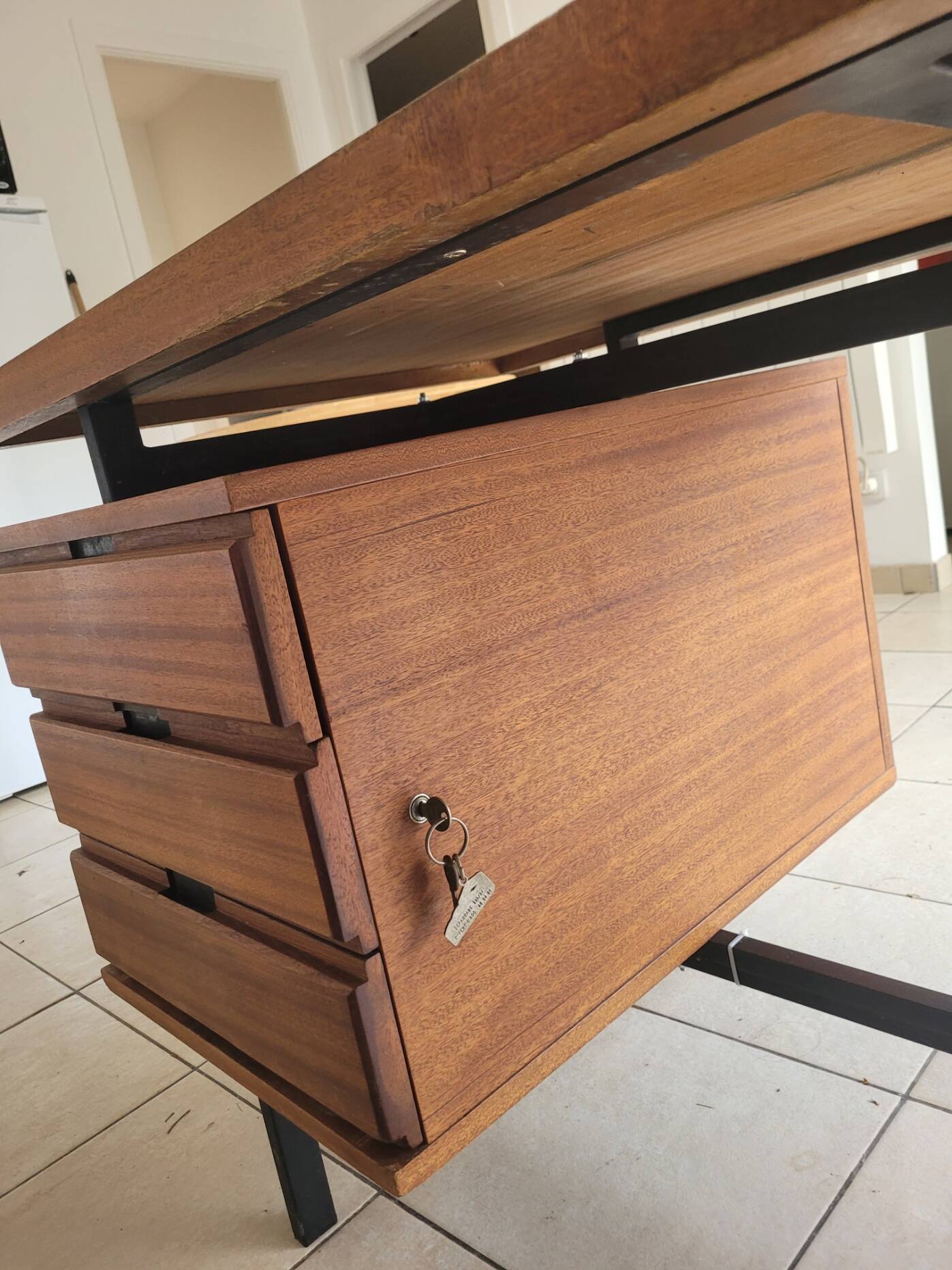 Office direction by Pierre Guariche