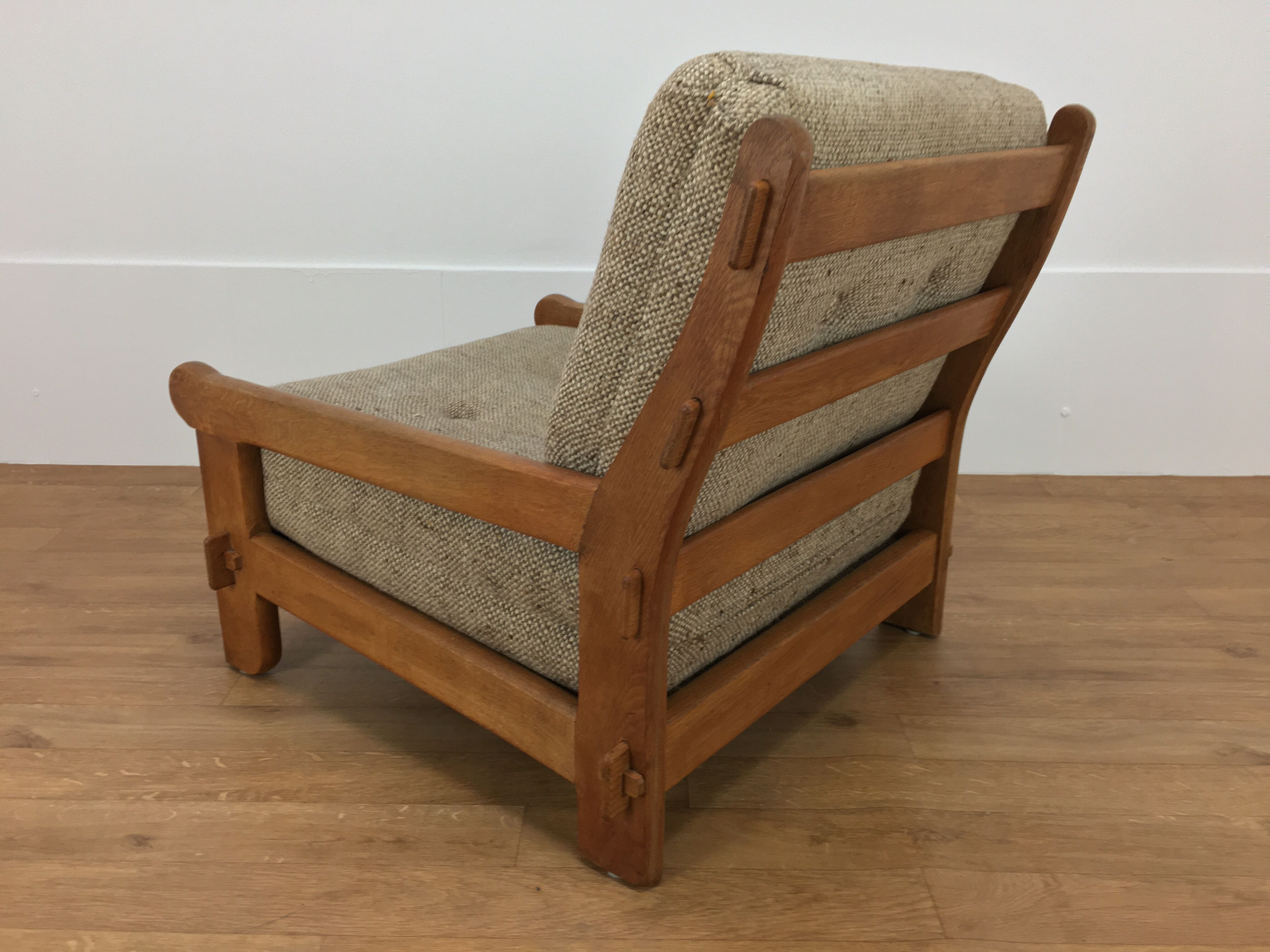 Brutalist chair with oak feathers