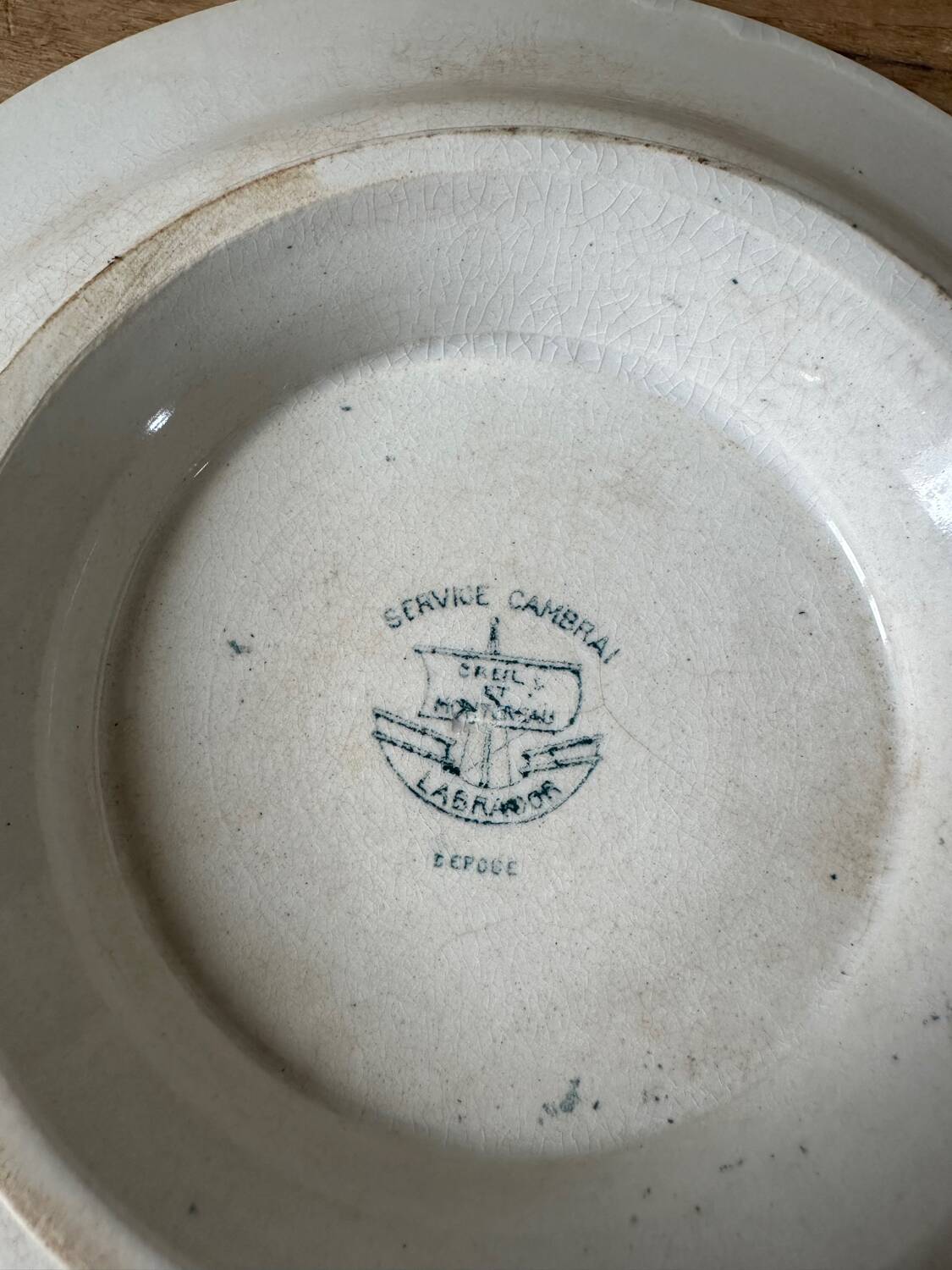 Dish on foot, Creil and Montereau 2