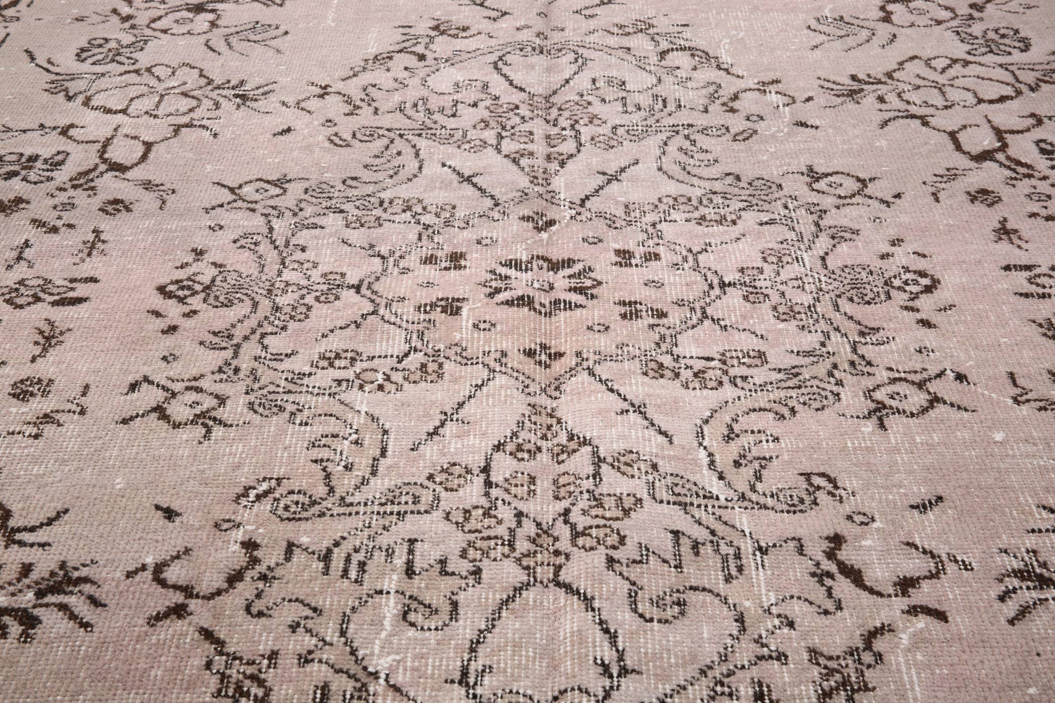 6' x 8' Pink Turkish Vintage Rug 199x287 cm