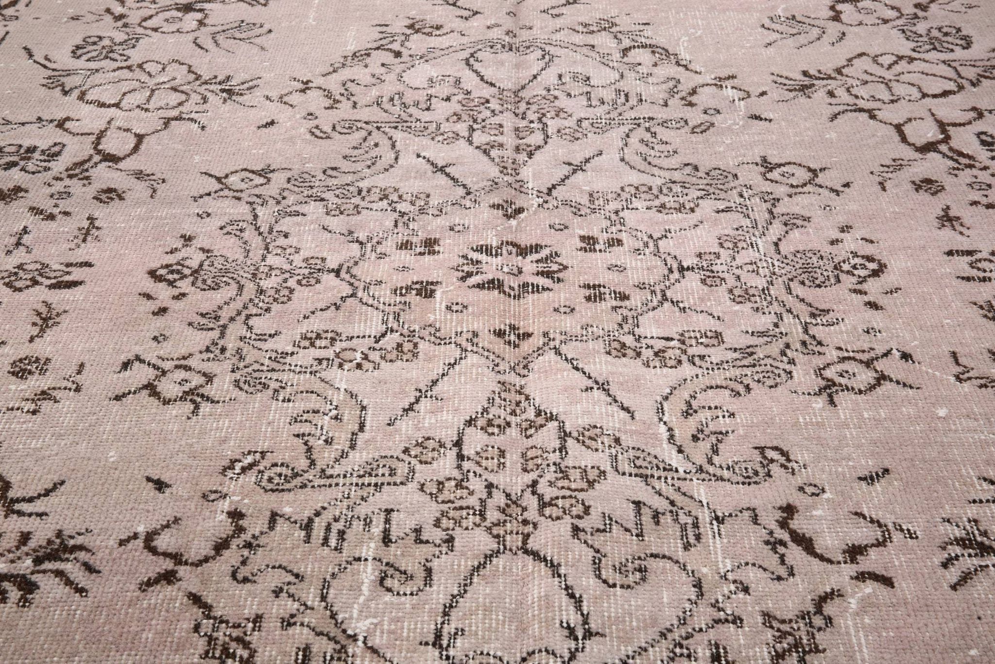 6' x 8' Pink Turkish Vintage Rug 199x287 cm