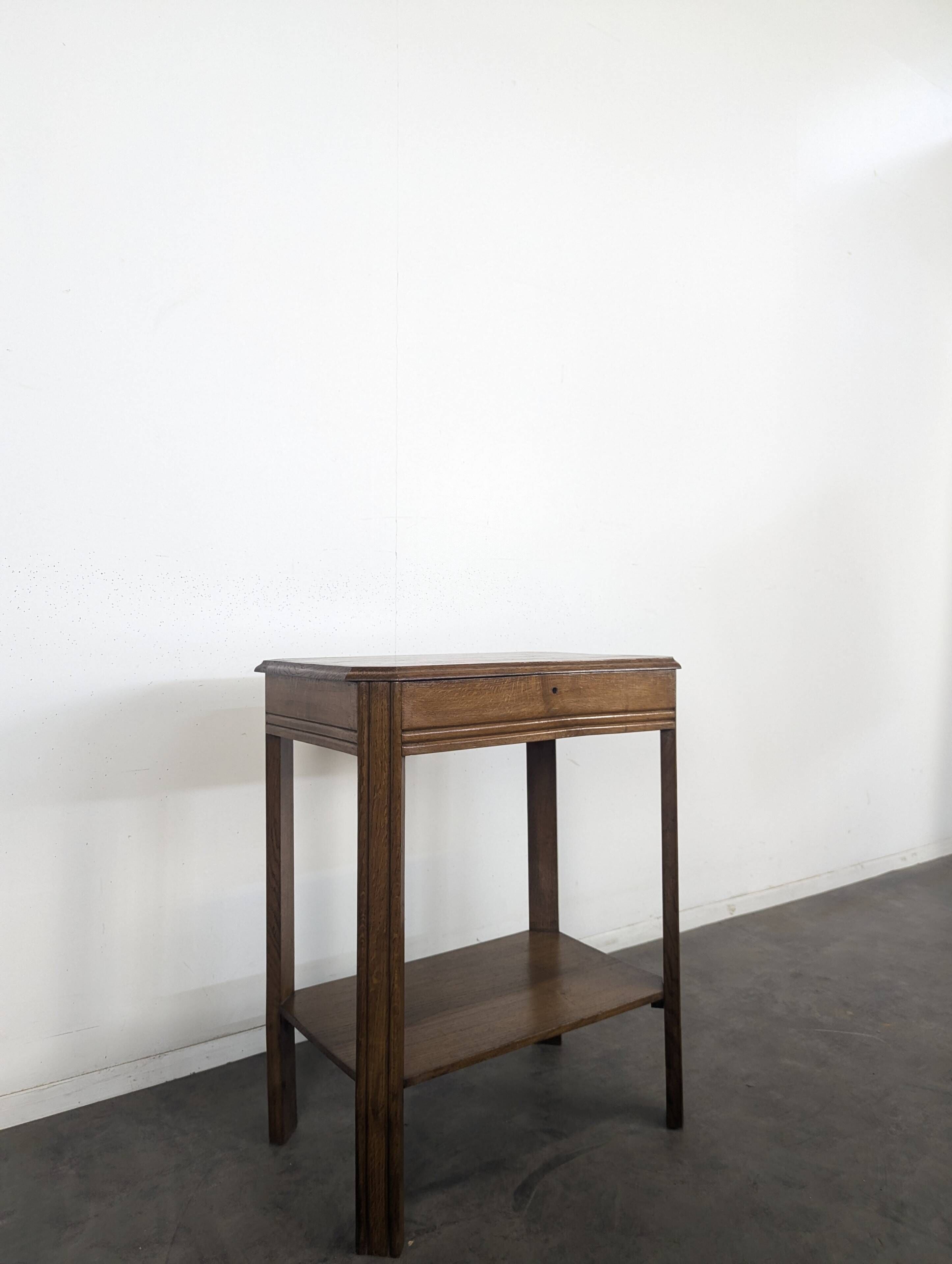 Petite travaileuse en chêne de style Art Déco