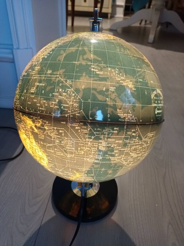 Globe terrestre lumineux année 1970