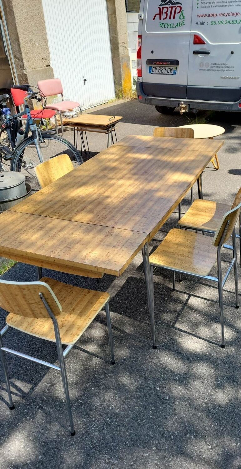 Formica table and chairs