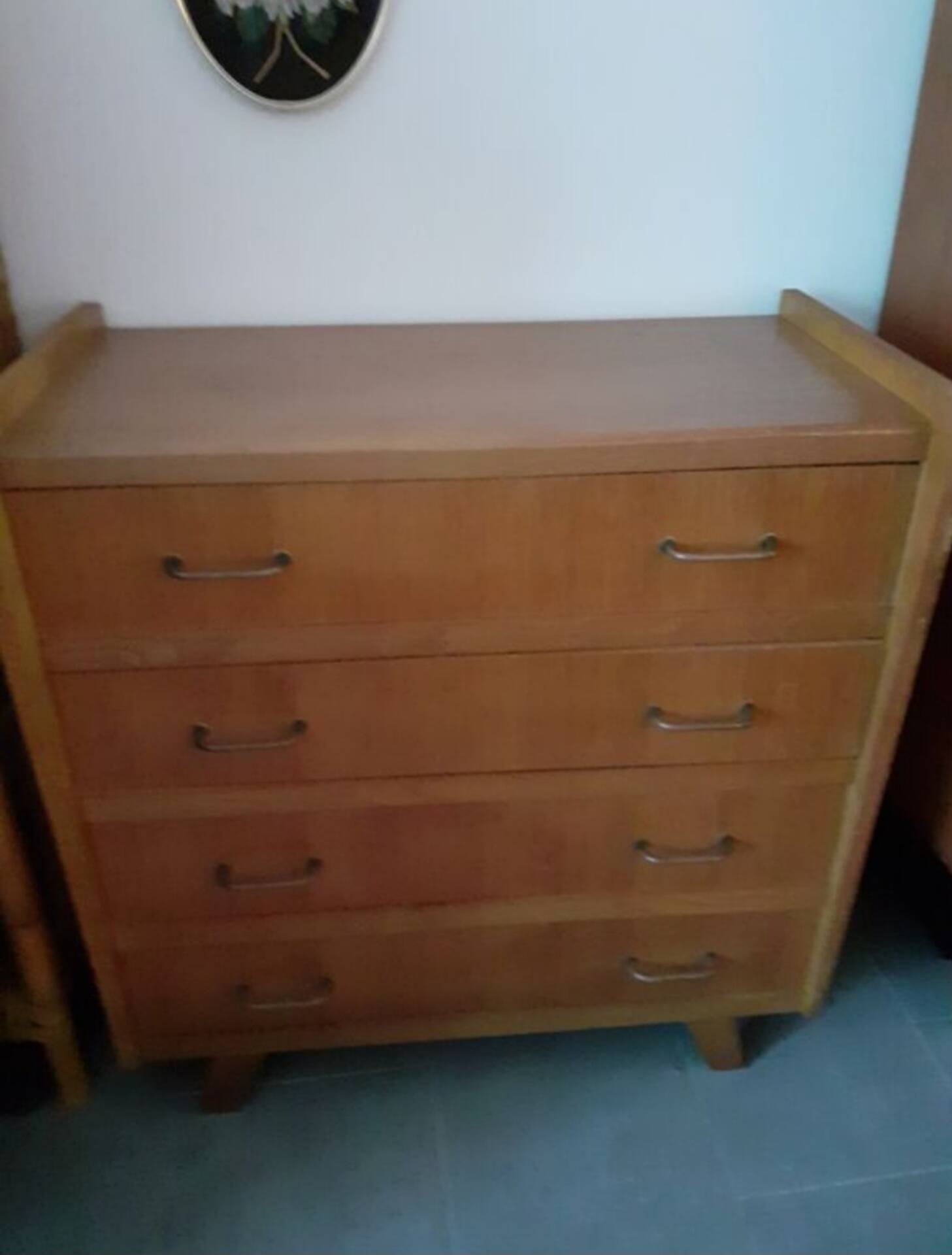 Commode vintage années 50/60 – 4 tiroirs – esprit moderniste