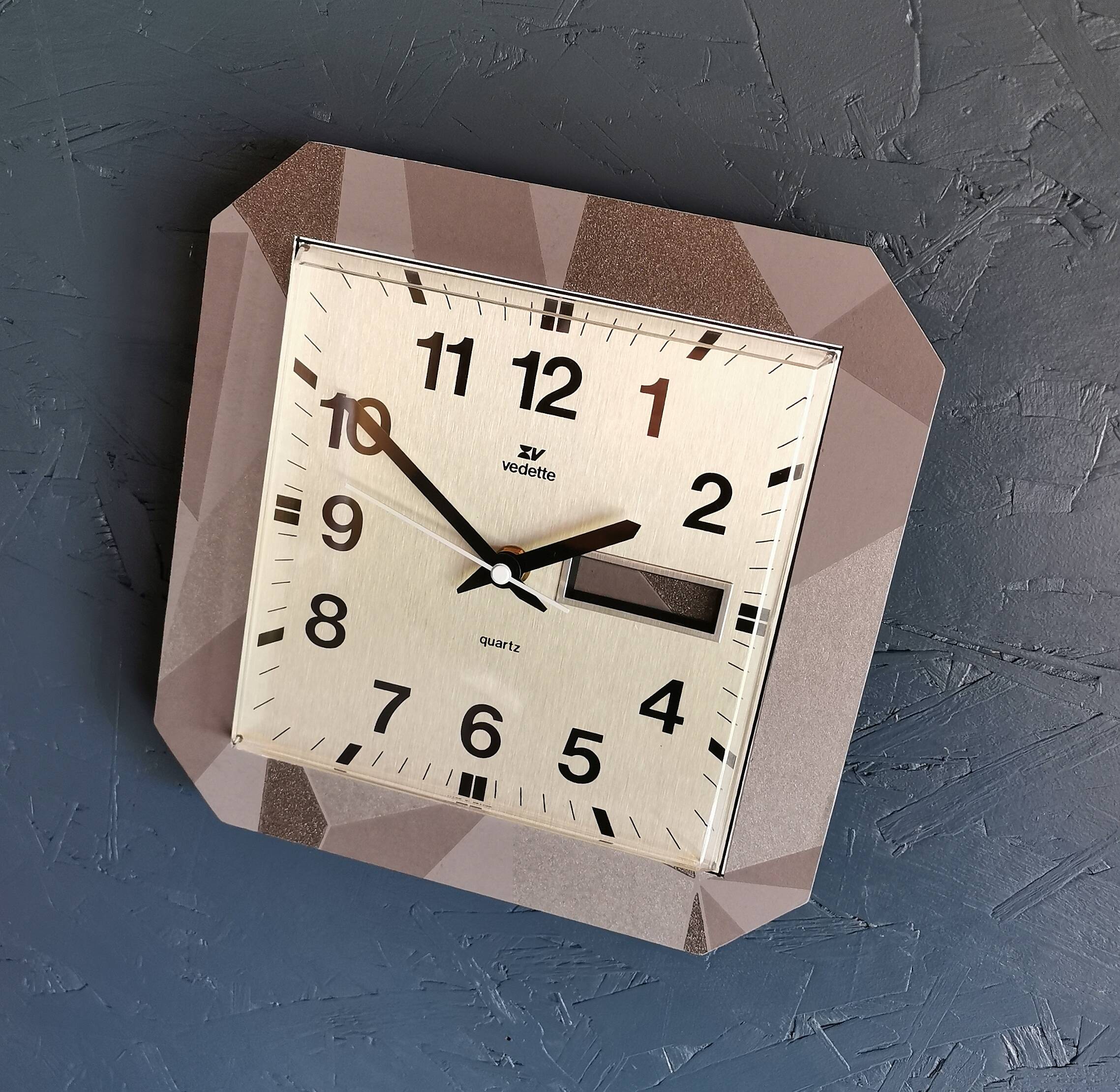 Vintage square silent wall clock "Vedette silver gray"