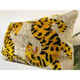 Coussin Ikat tigres persans