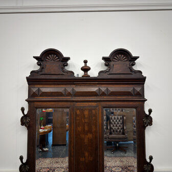 Classic English wardrobe coat rack