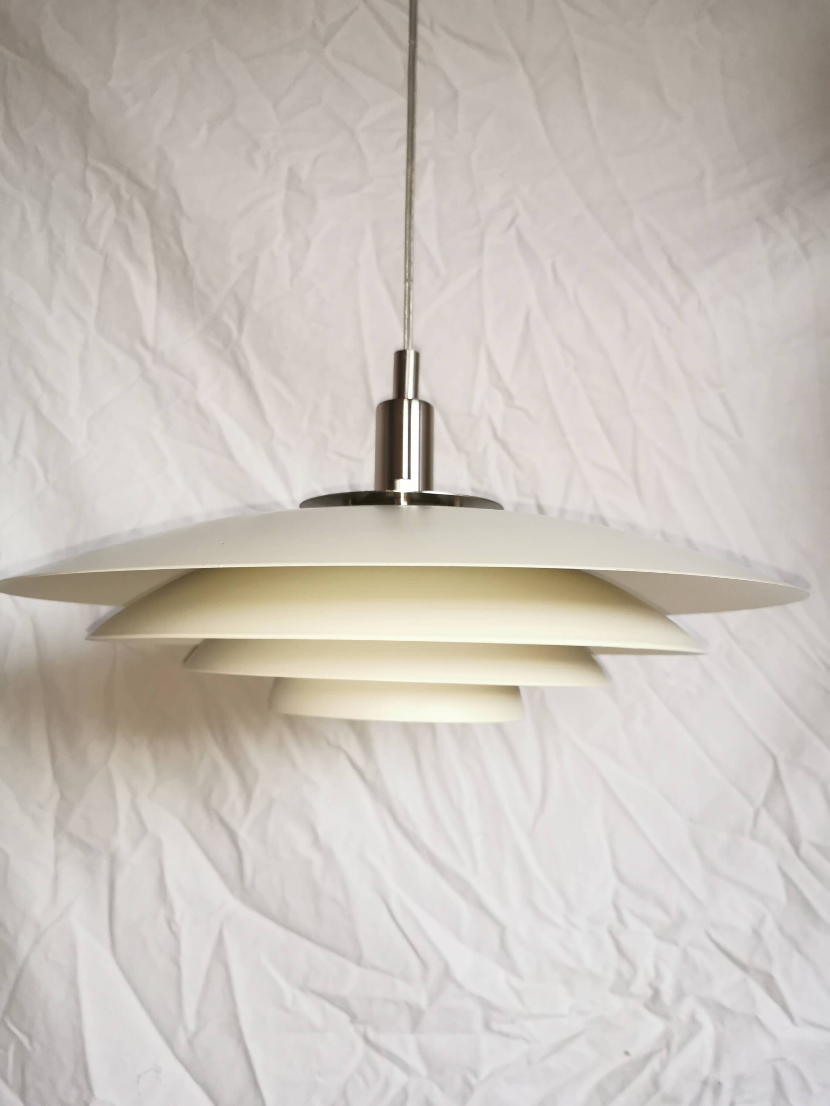 White pendant light, Scandinavian, space age, Poulsen style, 1990.