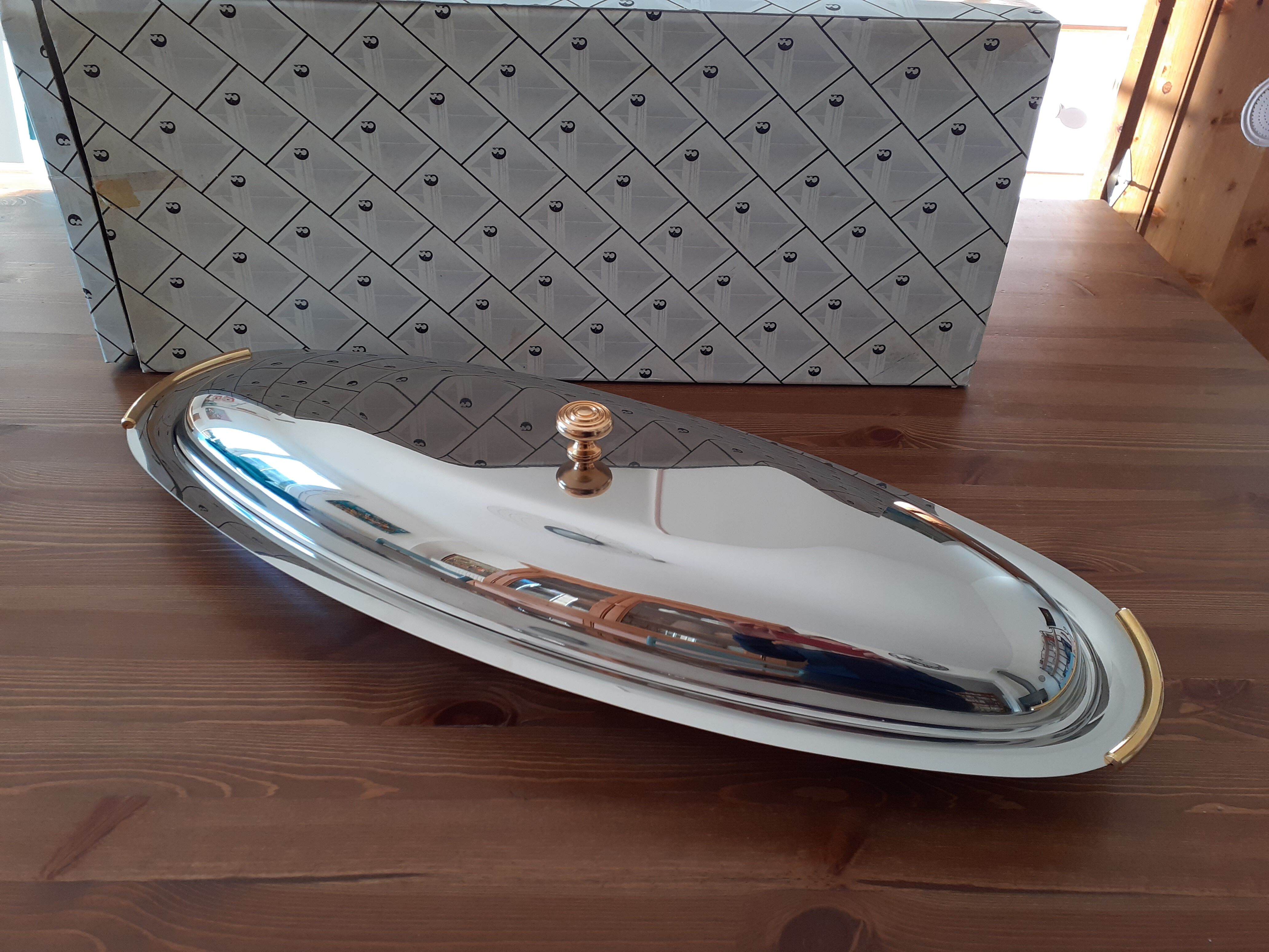 Fish dish with stainless steel lid Andrea Gnutti