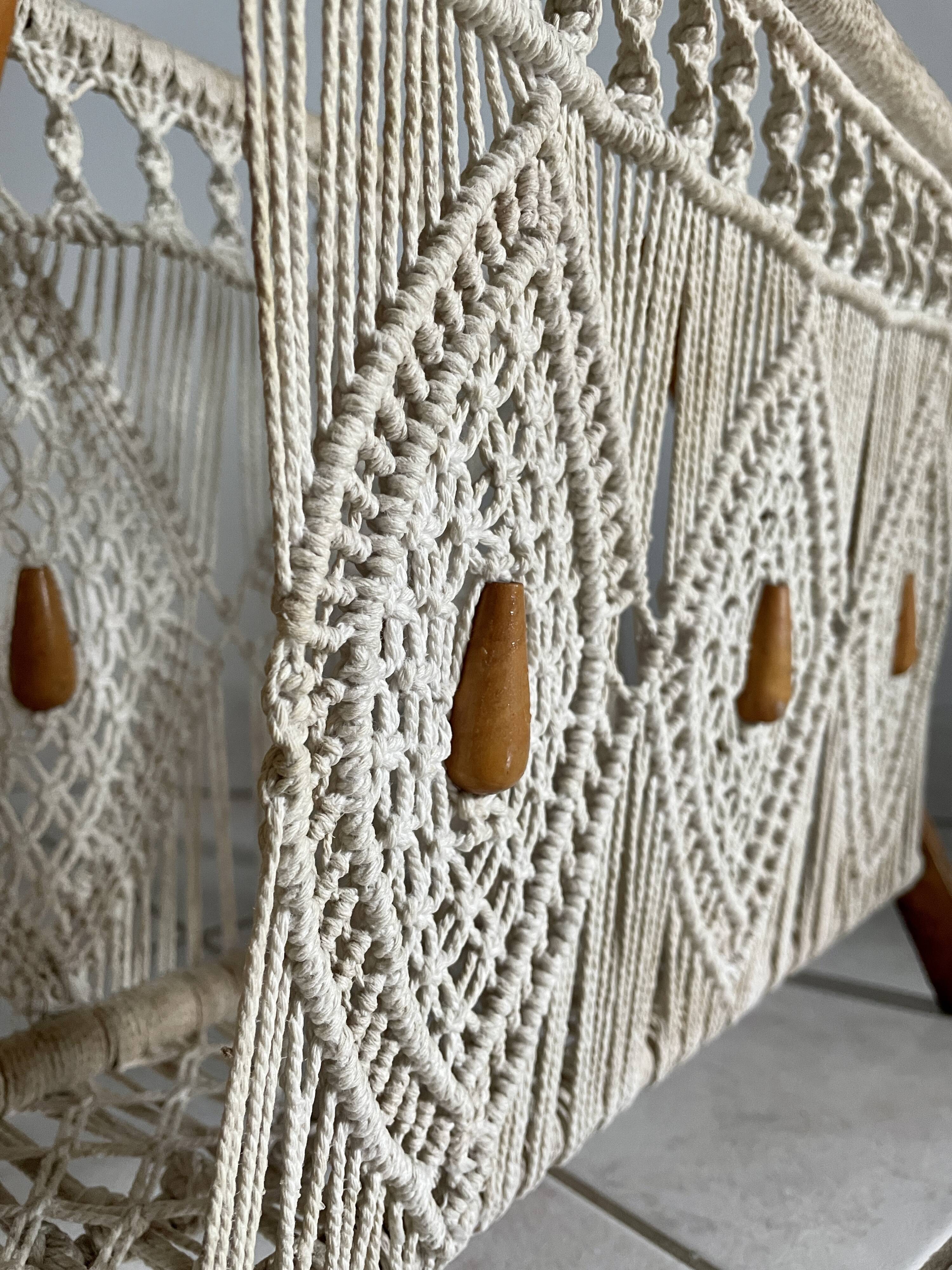 Porte-revue macramé et perles de bois