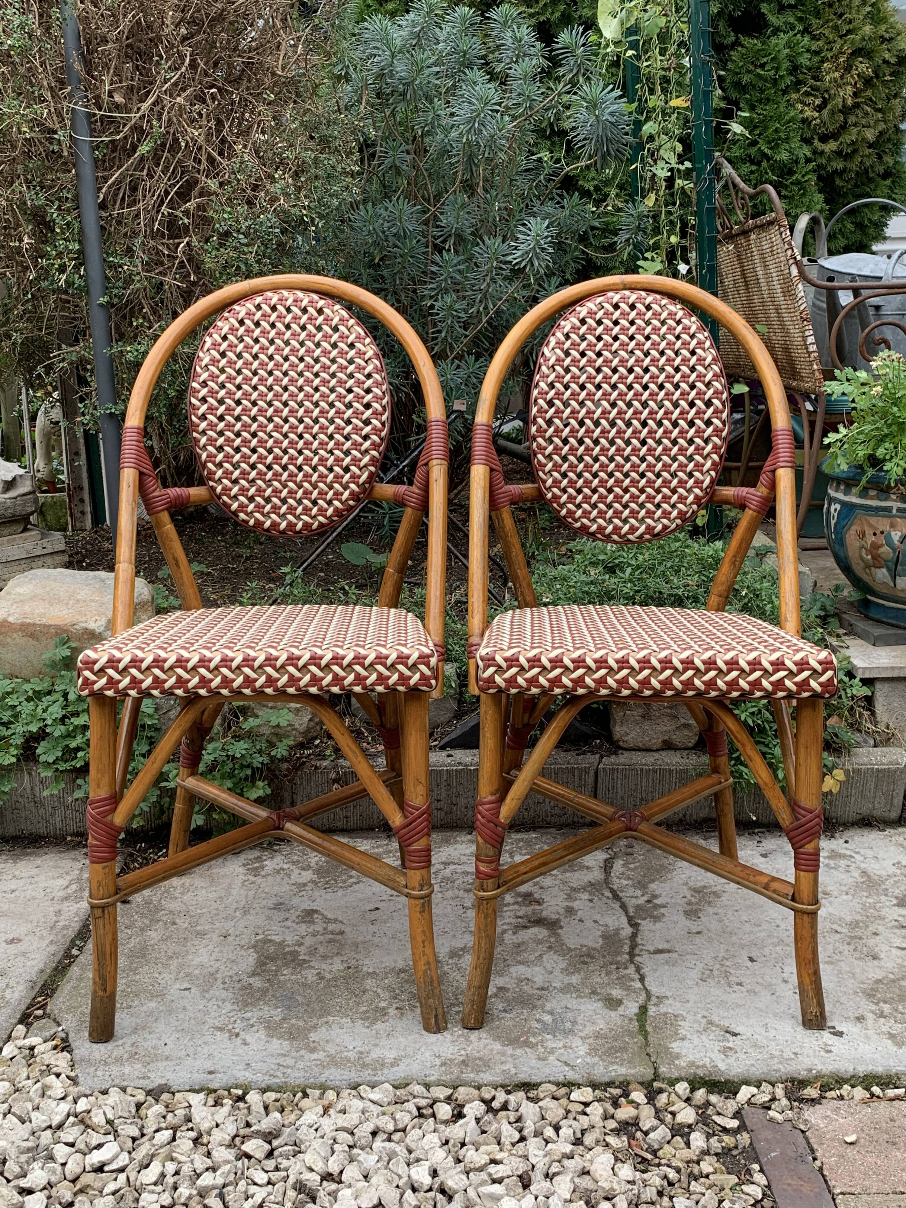 Paire d’anciennes chaises de bistrot terrasse