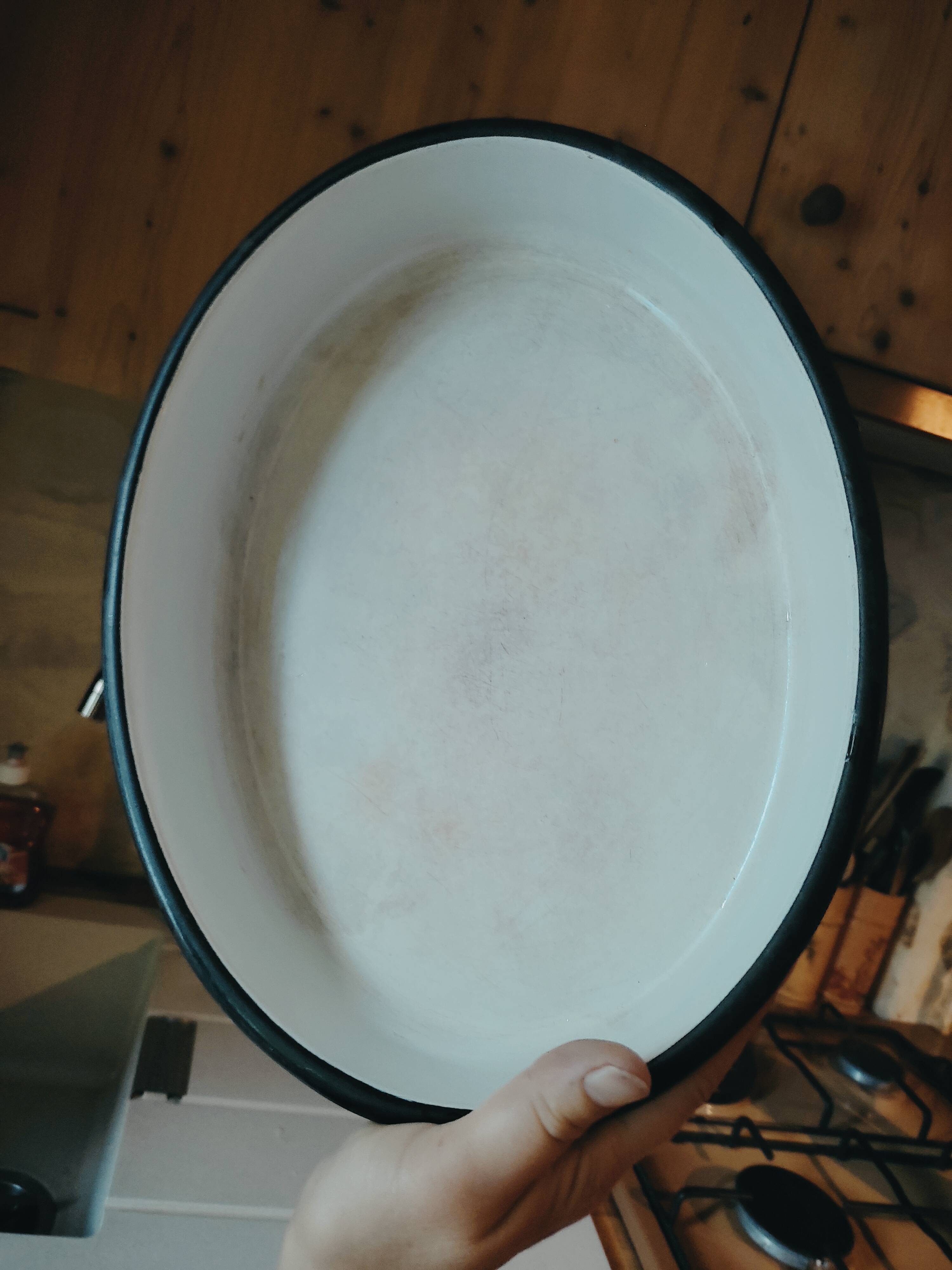 Enamelled metal oval dish