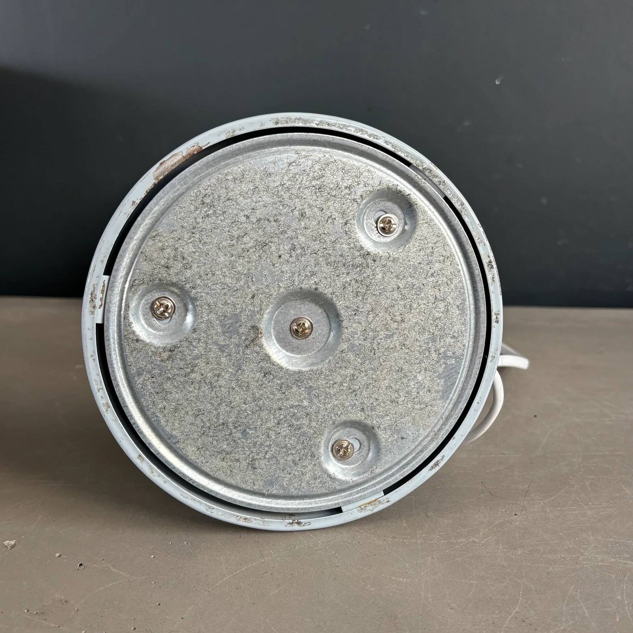 Vintage desk lamp Kompernass adjustable in pearl grey lacquered metal.