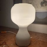 Lampe de table en verre opalin blanc Massive années 70