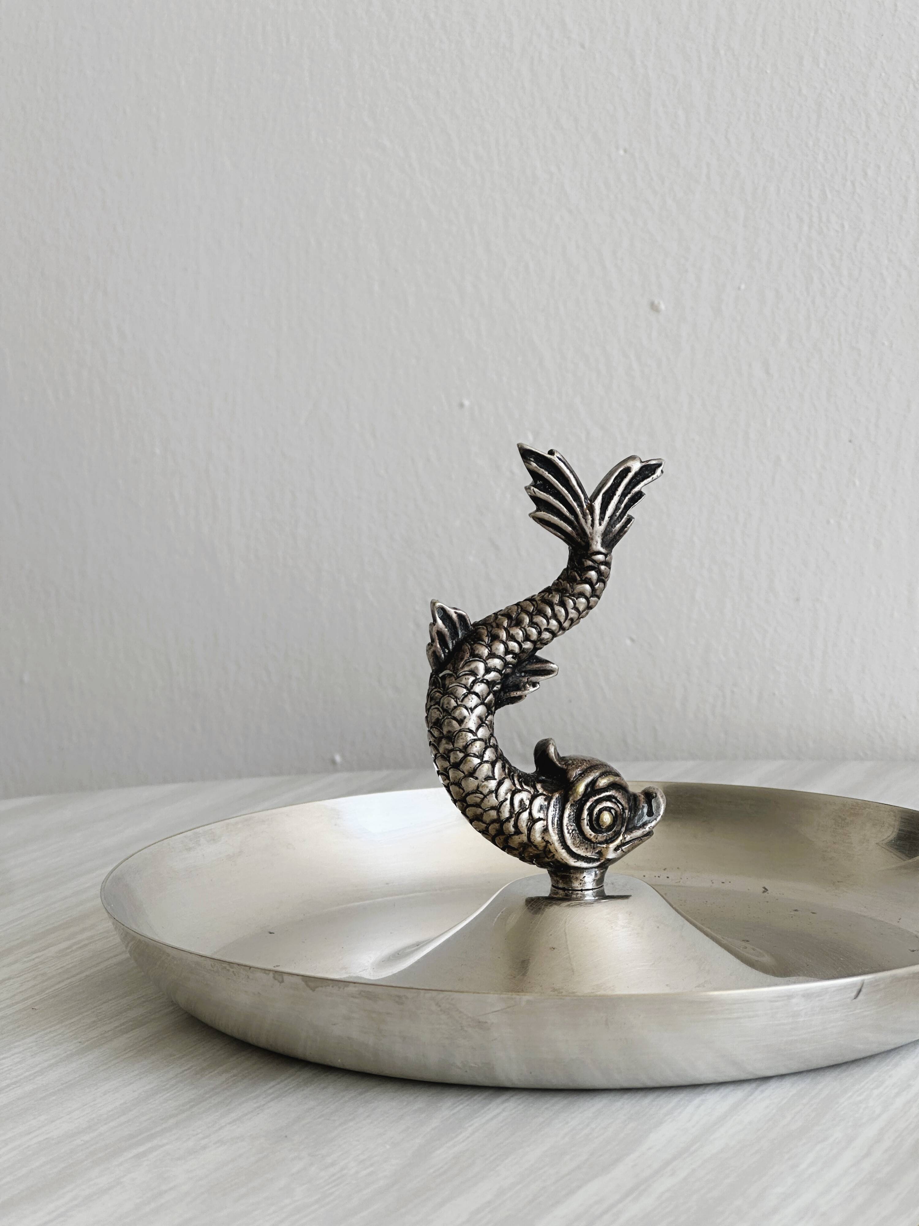 Metal serving dish