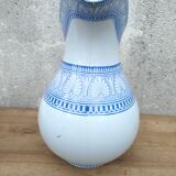 Broc en porcelaine