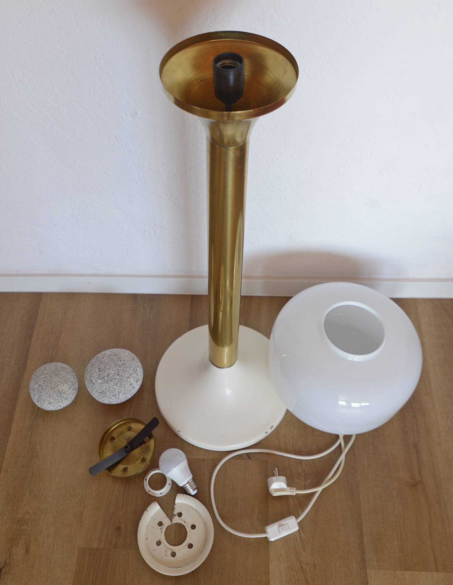 Vintage Brass Floor Lamp Elegant Gold Tall Mid Century Modern Light