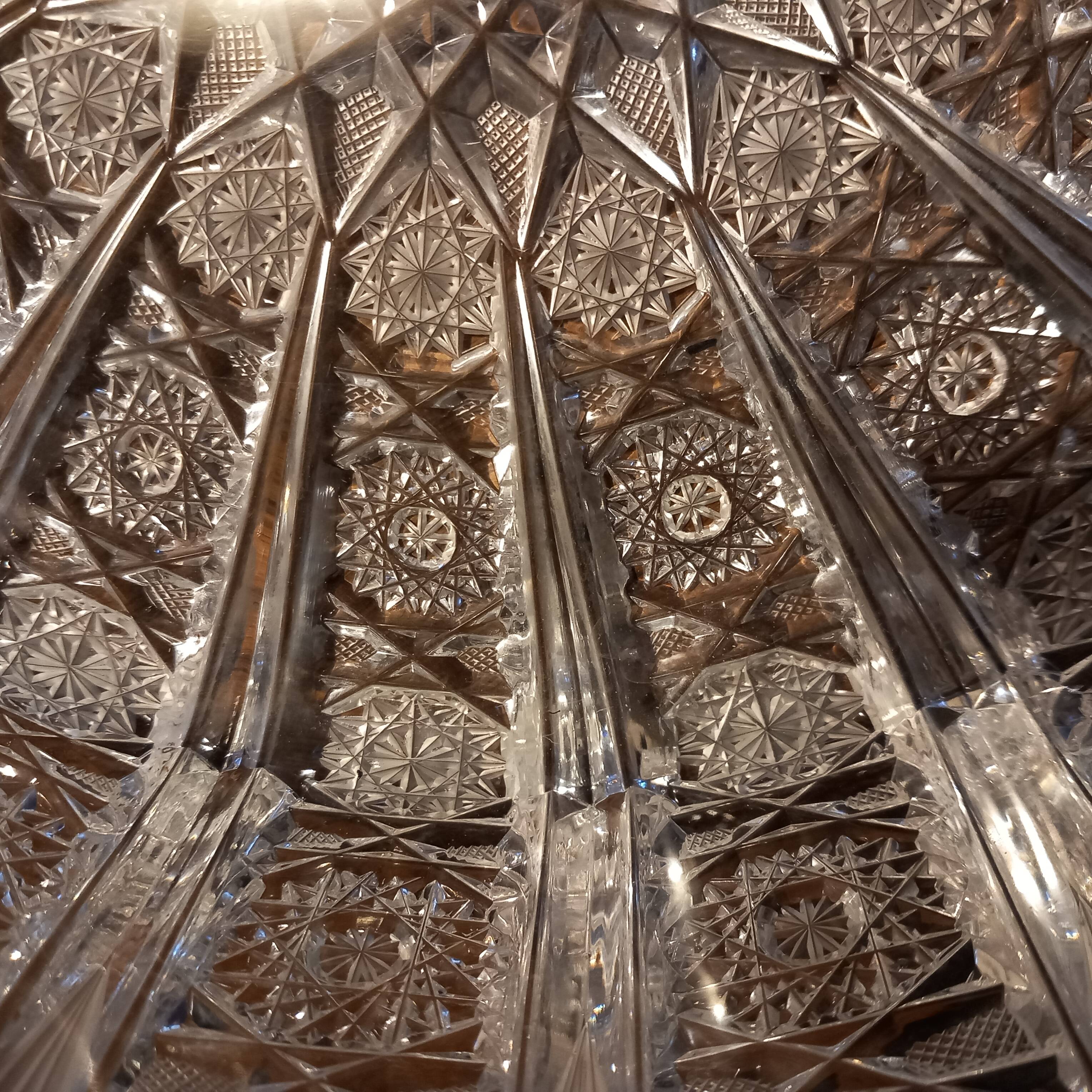 Crystal fruit bowl or salad bowl