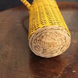 Bouteille en verre et rotin tressé naturel et jaune