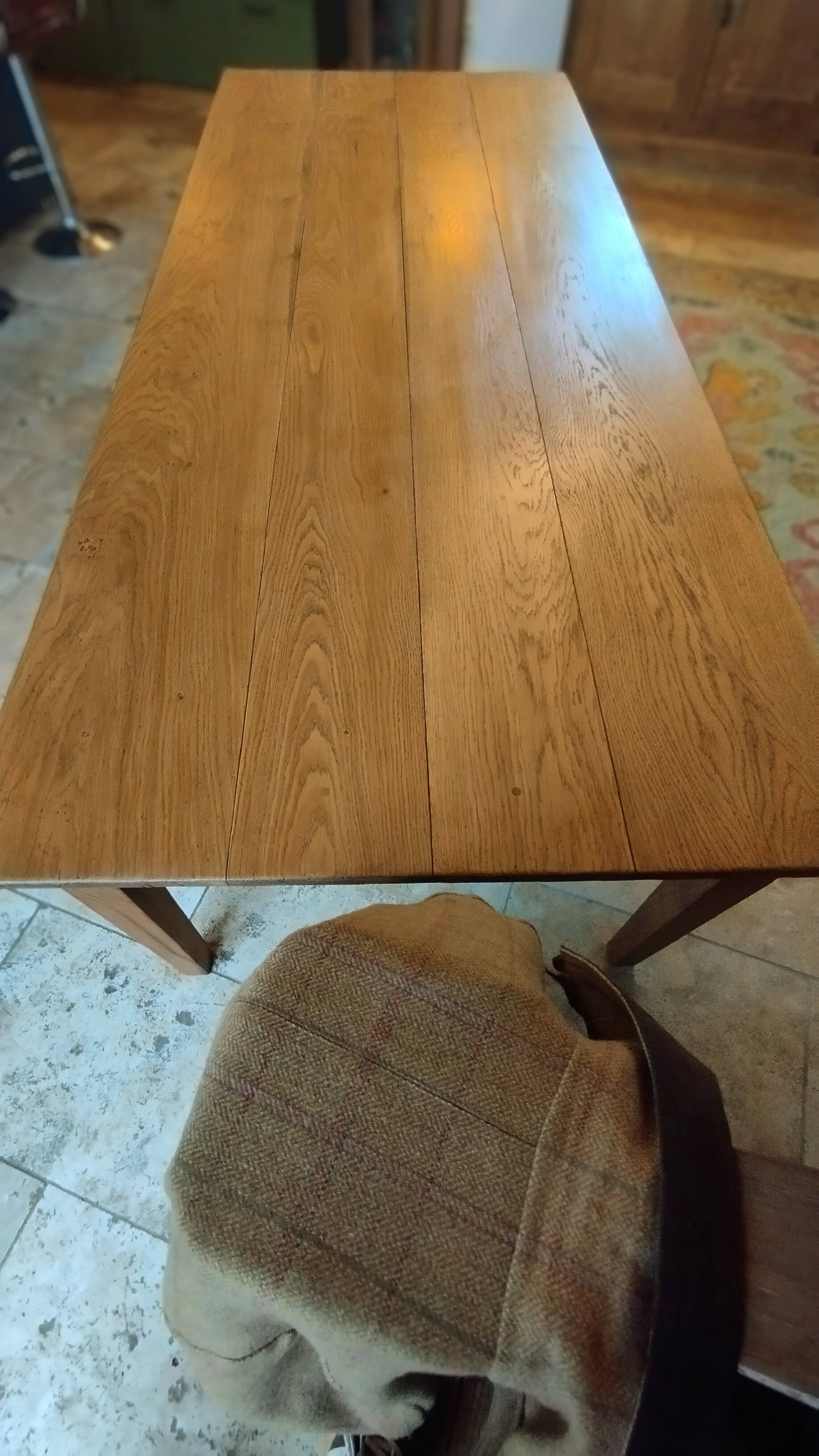 Table de ferme en chêne massif Français.240 x100 patiné avec deux tiroirs.