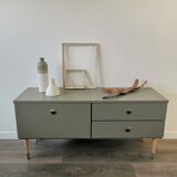 Mid-century bass row